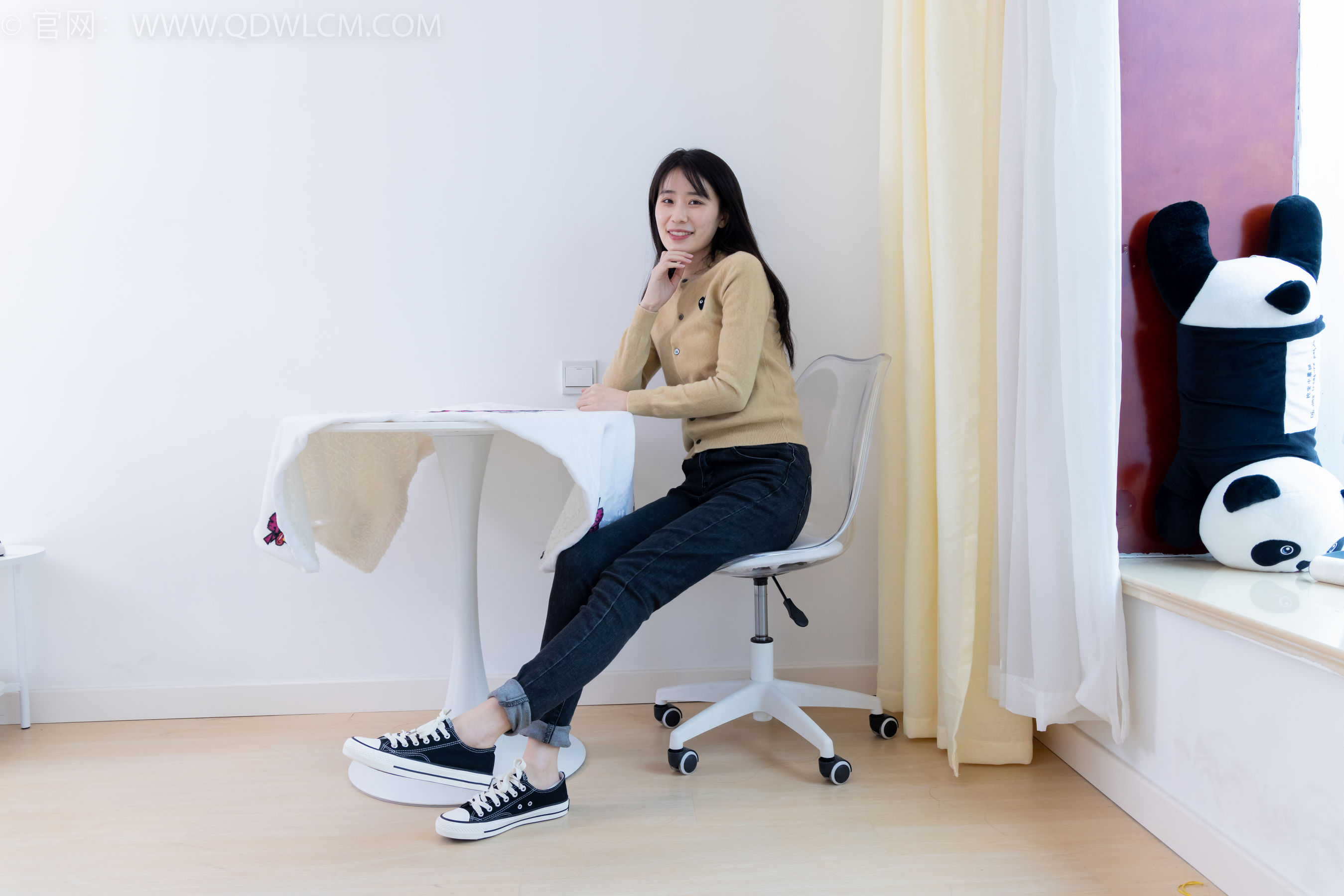 View - 物恋传媒 - Chiness Model  No.2033 菜菜 -熟悉的面孔 - 图库库