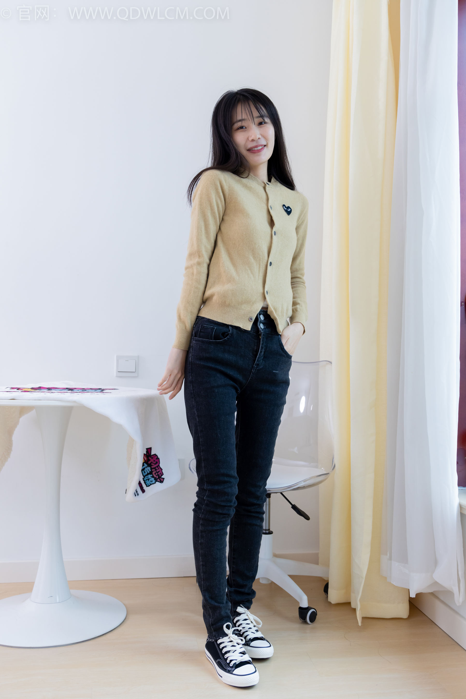 View - 物恋传媒 - Chiness Model  No.2033 菜菜 -熟悉的面孔 - 图库库