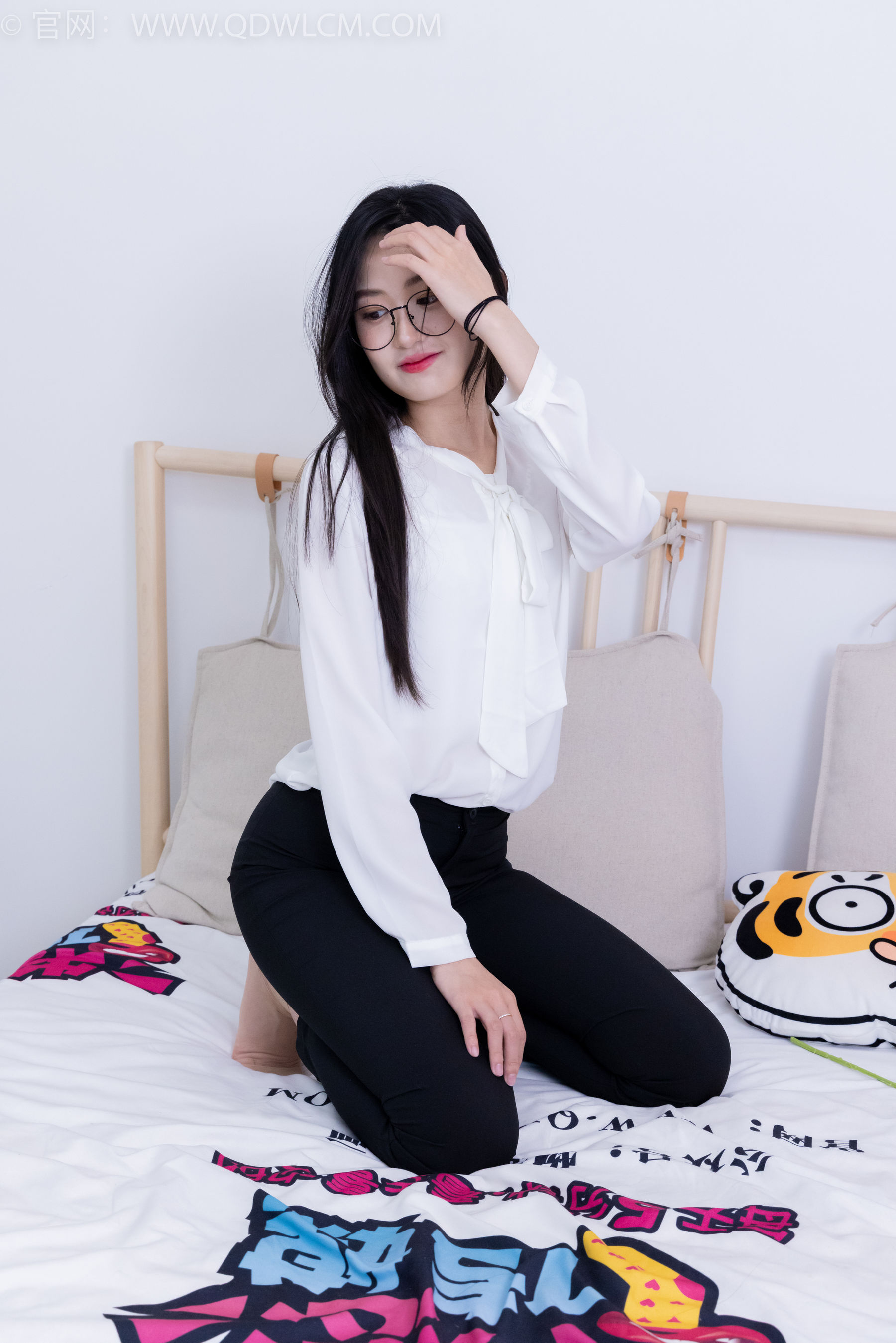 View - 物恋传媒 - Chiness Model  No.2022 小敏 -心被雾深陷 - 图库库