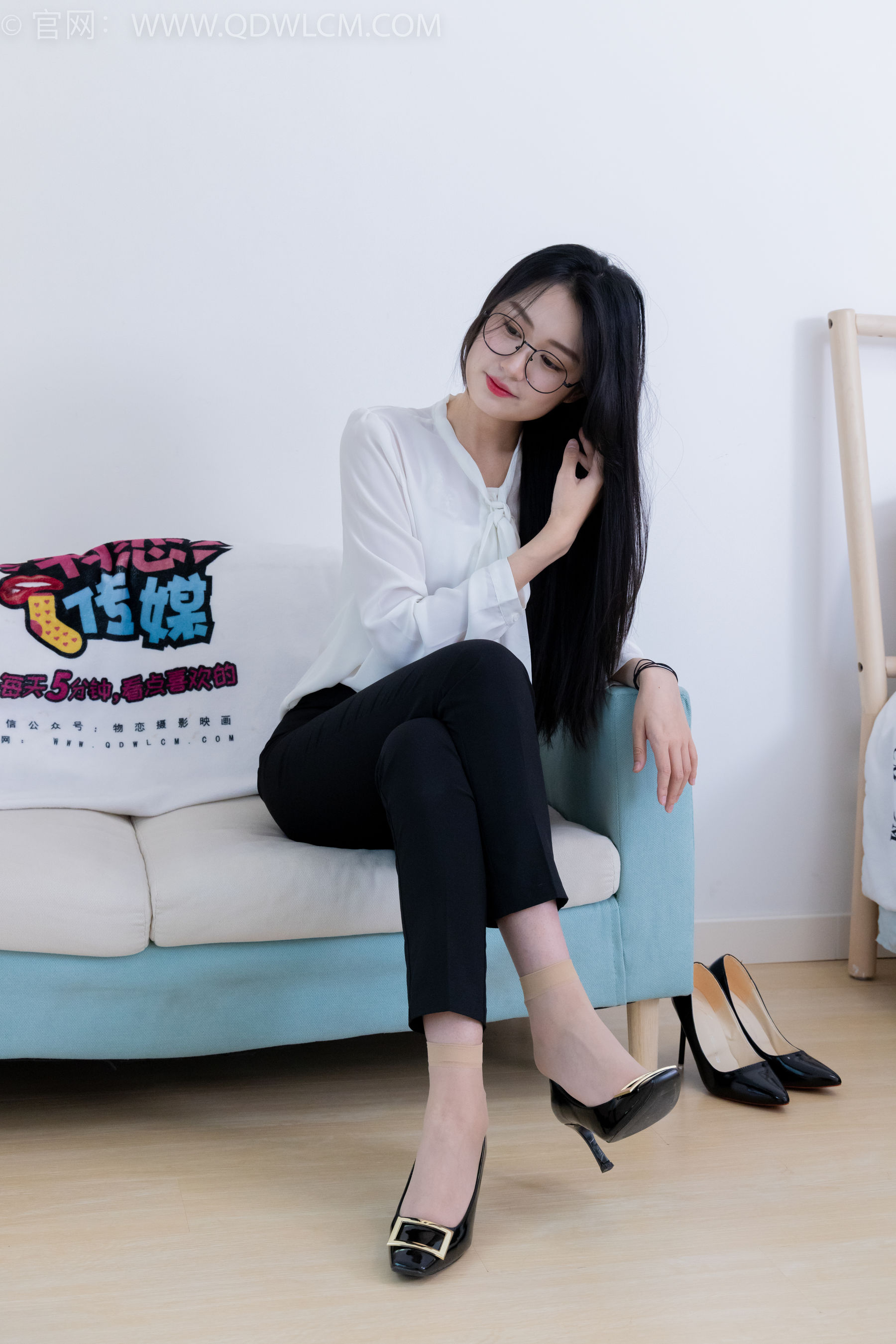 View - 物恋传媒 - Chiness Model  No.2022 小敏 -心被雾深陷 - 图库库