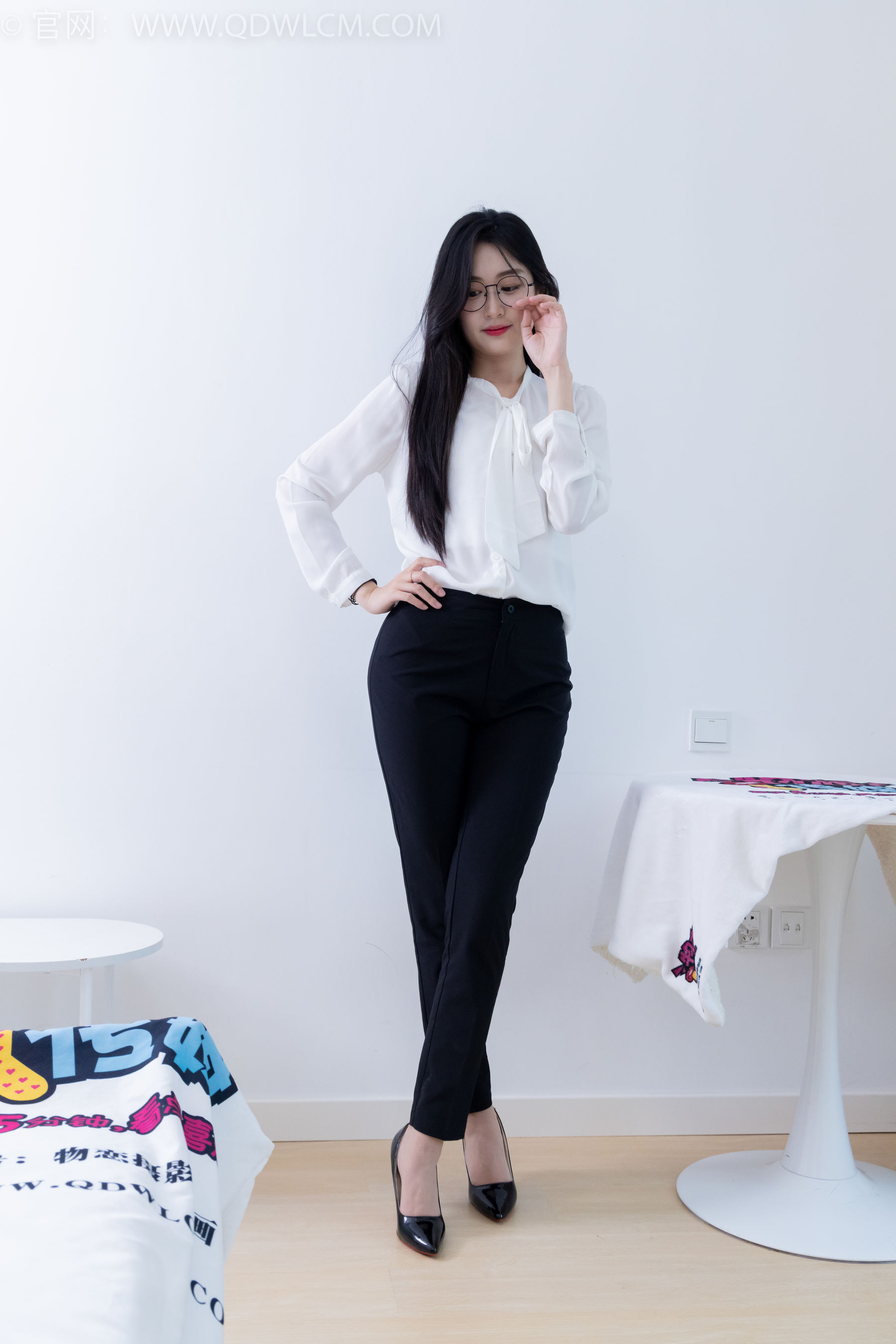 View - 物恋传媒 - Chiness Model  No.2022 小敏 -心被雾深陷 - 图库库