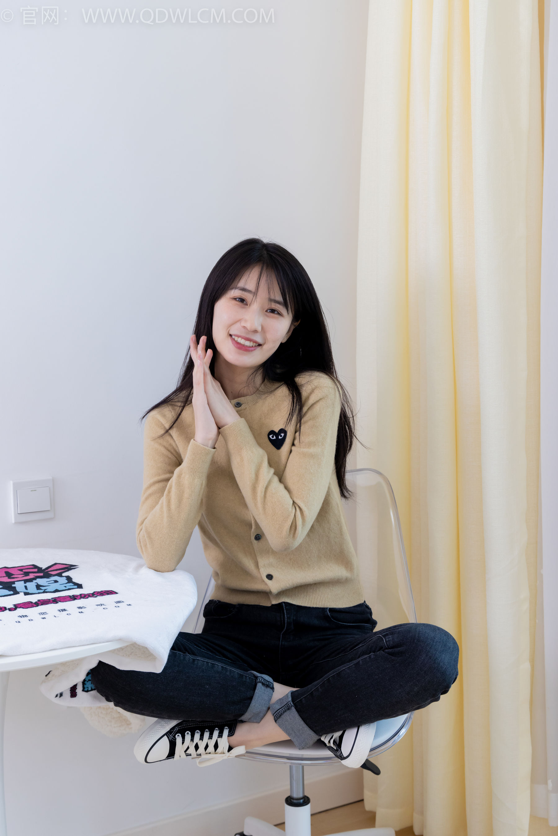 View - 物恋传媒 - Chiness Model  No.2033 菜菜 -熟悉的面孔 - 图库库