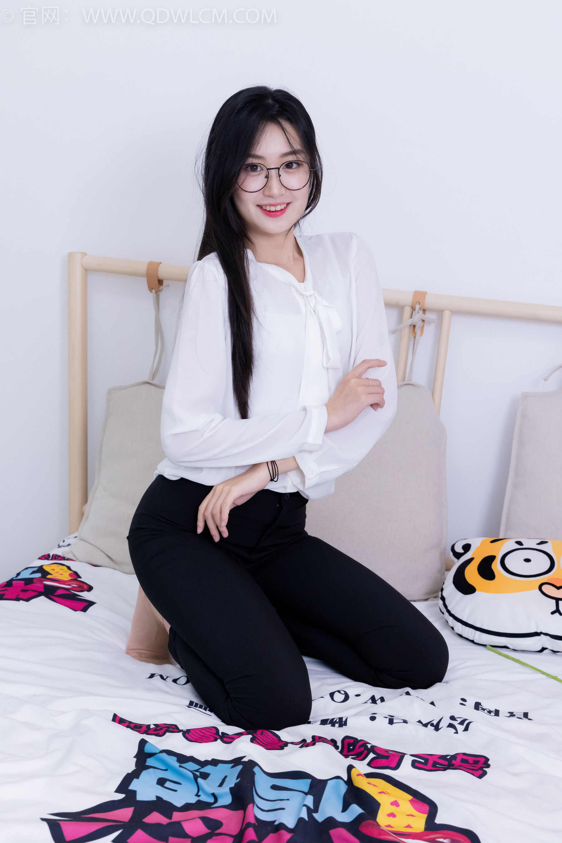 View - 物恋传媒 - Chiness Model  No.2022 小敏 -心被雾深陷 - 图库库