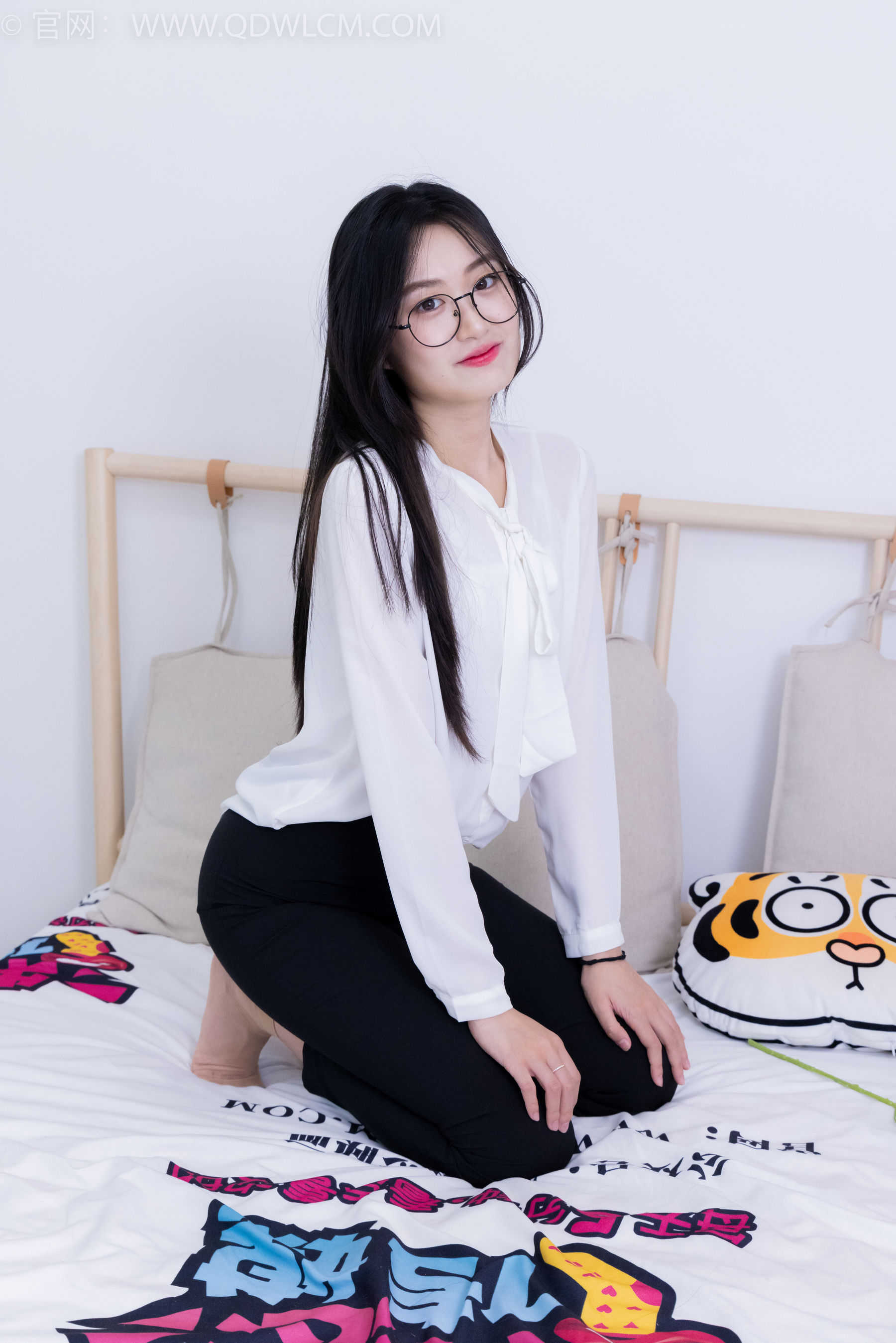 View - 物恋传媒 - Chiness Model  No.2022 小敏 -心被雾深陷 - 图库库