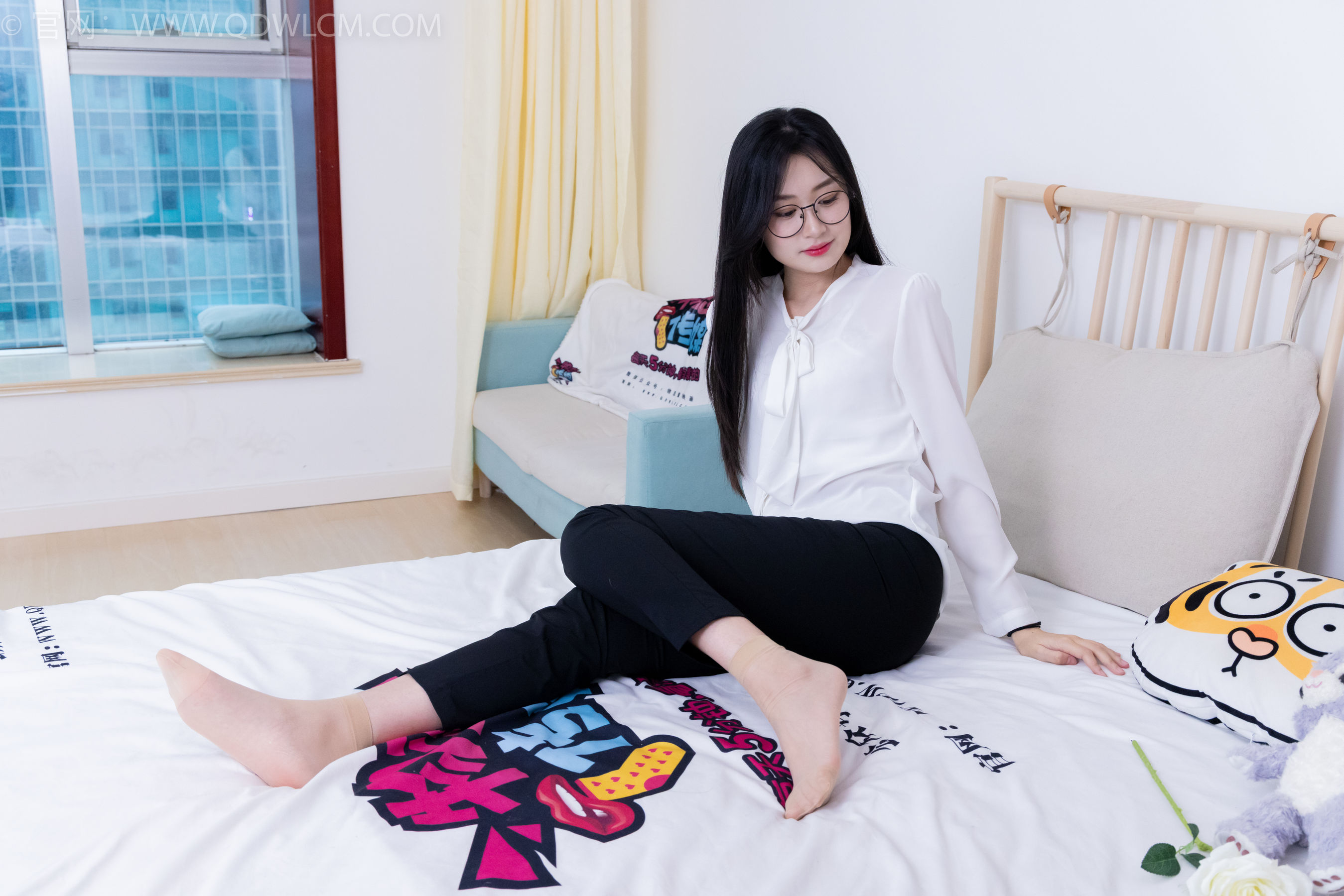 View - 物恋传媒 - Chiness Model  No.2022 小敏 -心被雾深陷 - 图库库