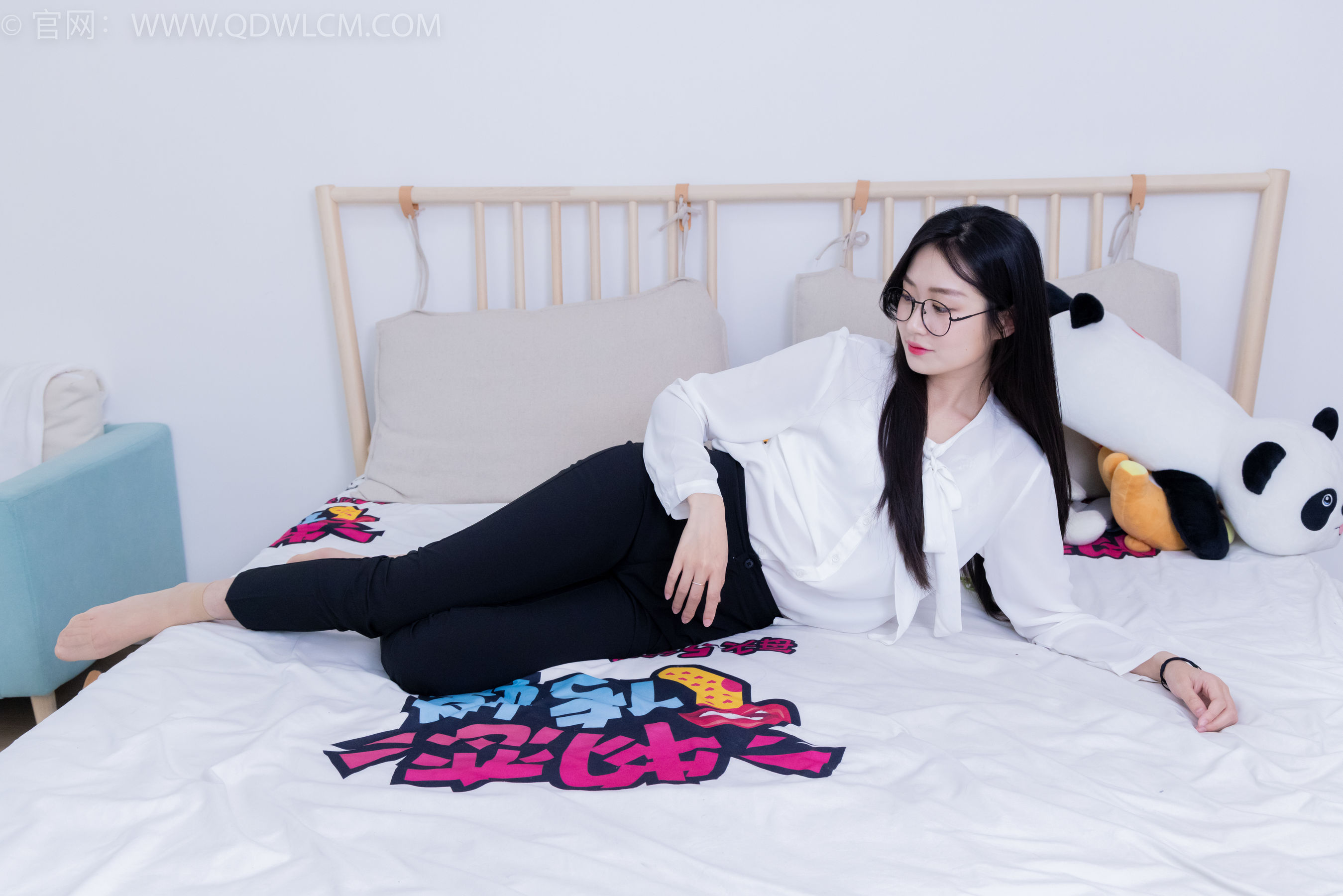 View - 物恋传媒 - Chiness Model  No.2022 小敏 -心被雾深陷 - 图库库