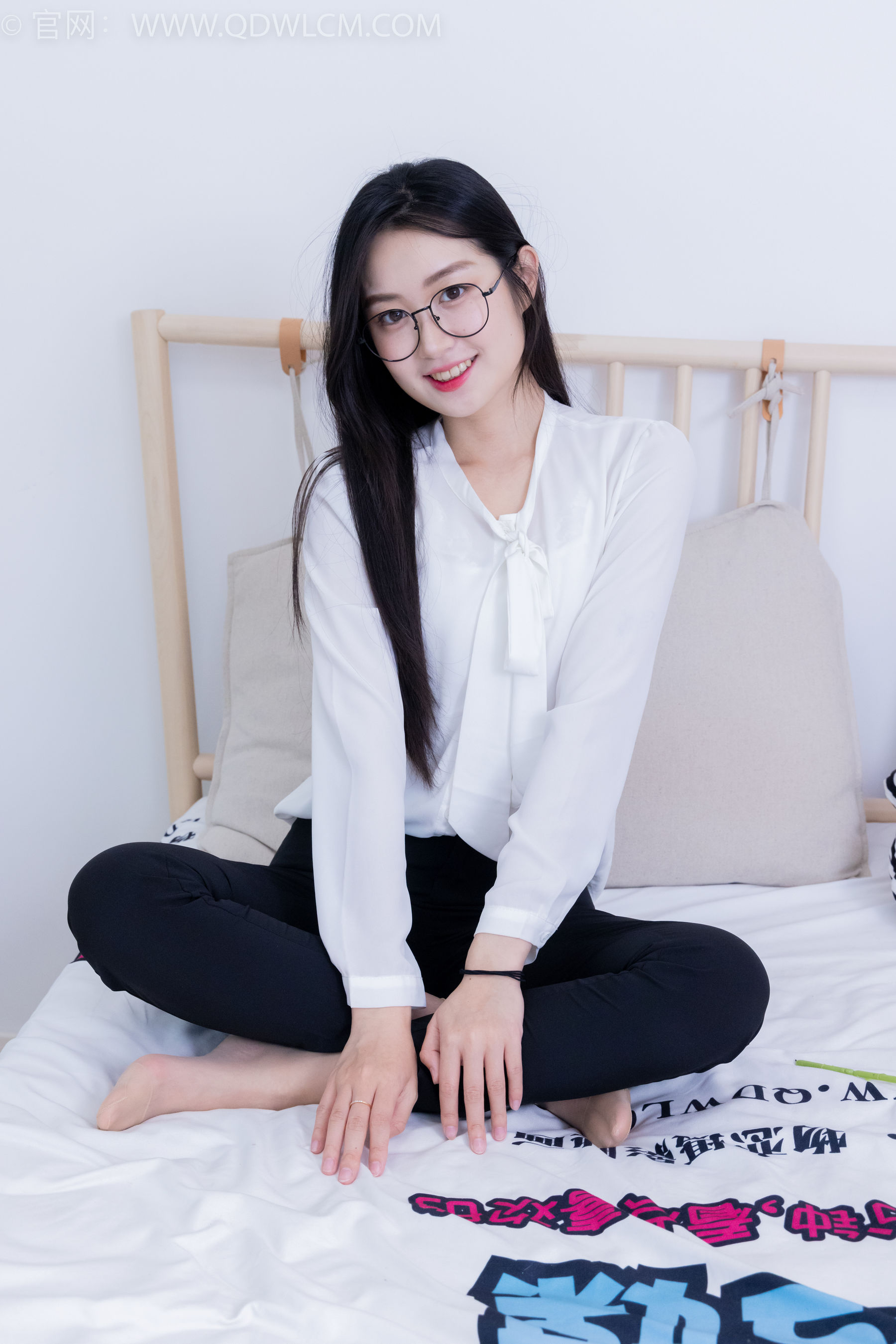 View - 物恋传媒 - Chiness Model  No.2022 小敏 -心被雾深陷 - 图库库