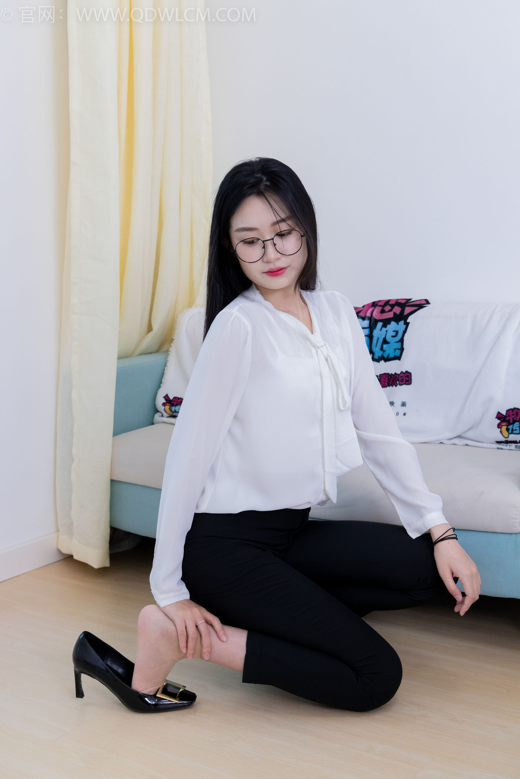 View - 物恋传媒 - Chiness Model  No.2022 小敏 -心被雾深陷 - 图库库