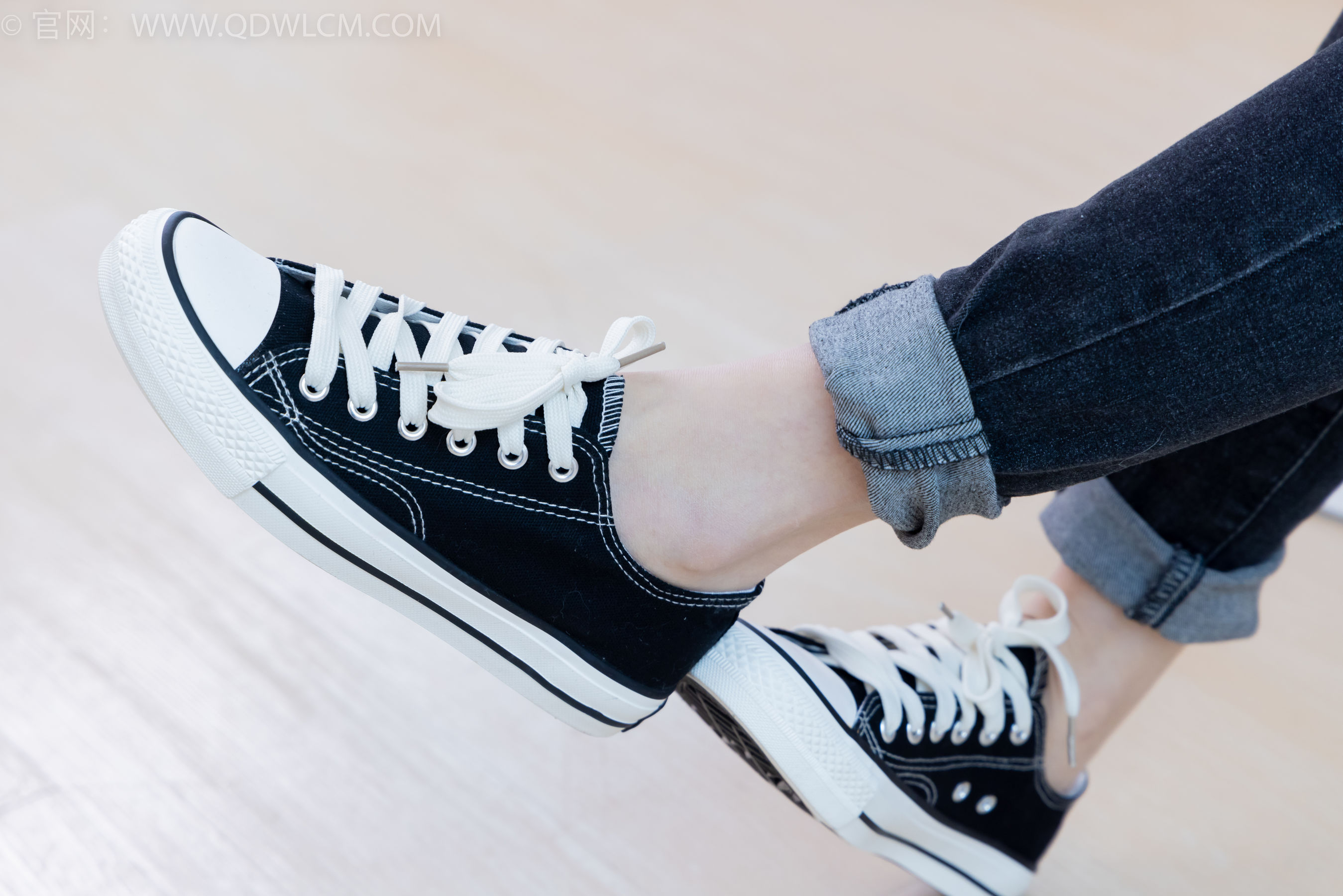 View - 物恋传媒 - Chiness Model  No.2033 菜菜 -熟悉的面孔 - 图库库