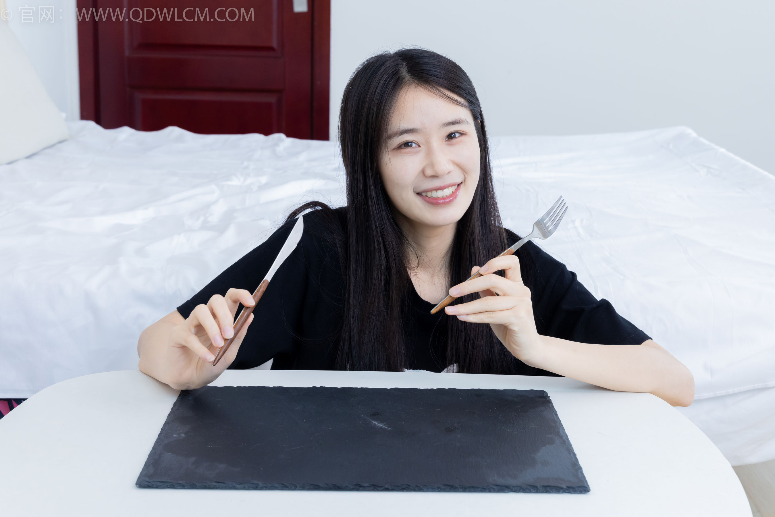 View - 物恋传媒 - Chiness Model  No.2062 菜菜 -侧脸很美 - 图库库