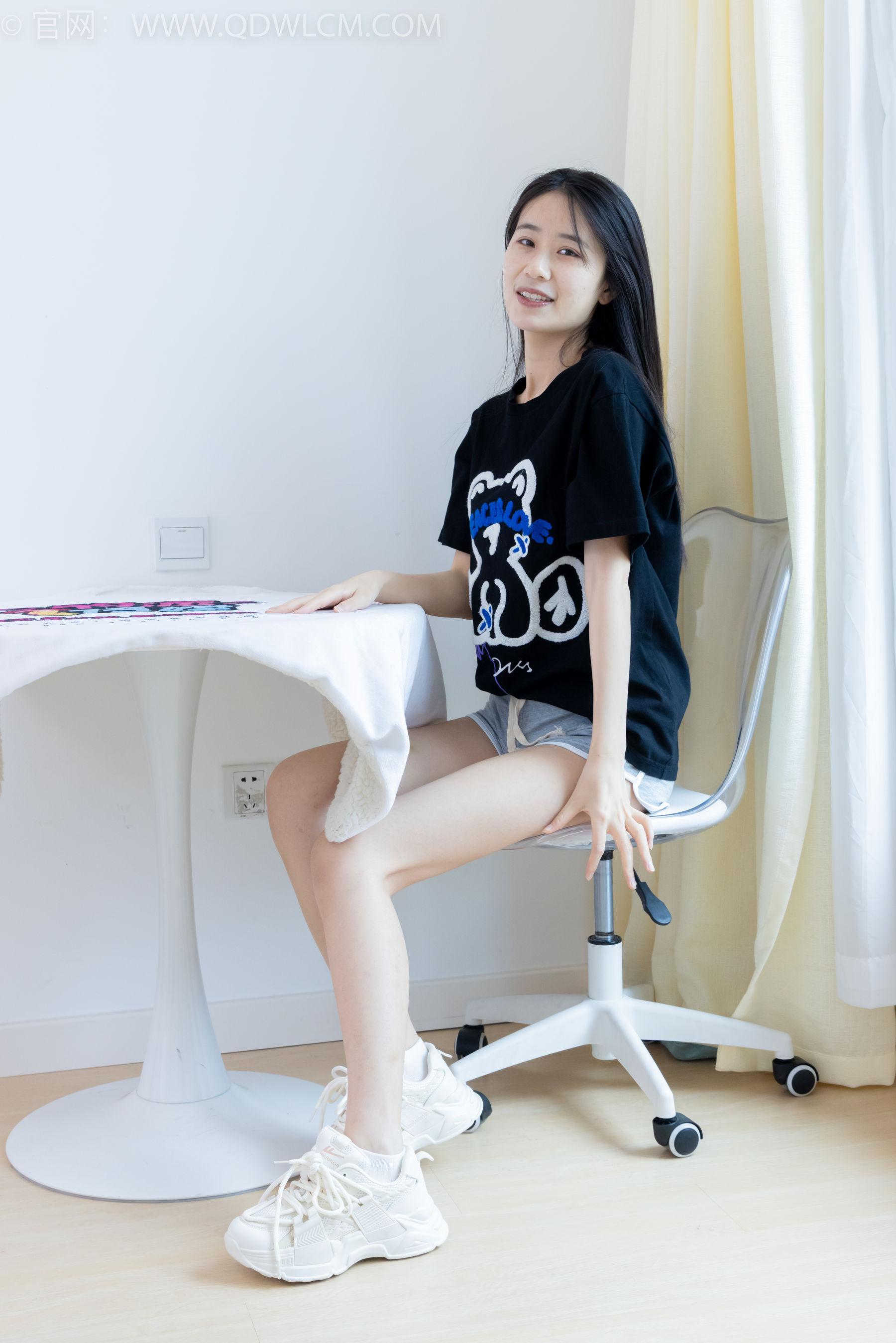 View - 物恋传媒 - Chiness Model  No.2062 菜菜 -侧脸很美 - 图库库