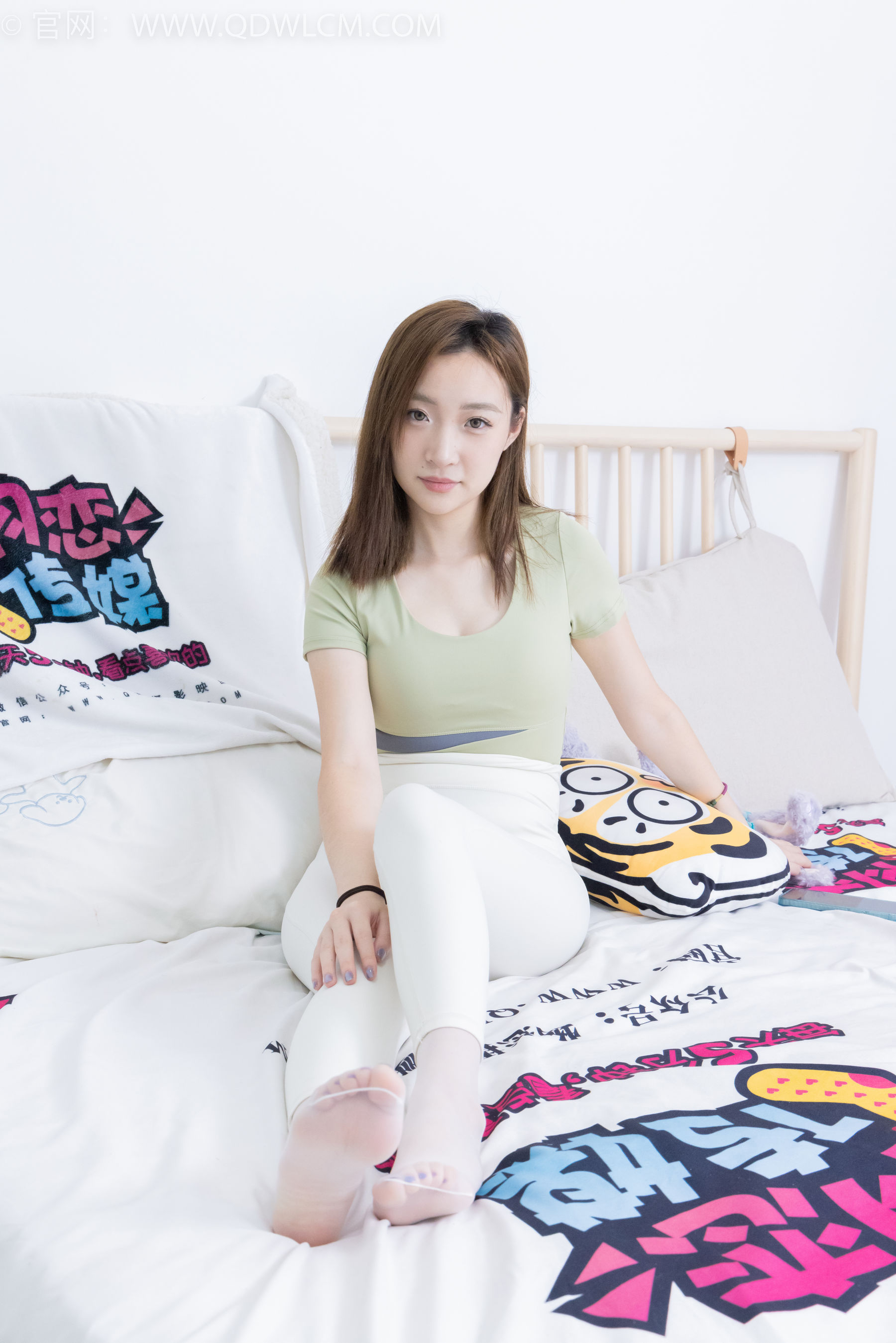 View - 物恋传媒 - Chiness Model  No.2060 恬恬 -璀璨星辰 - 图库库