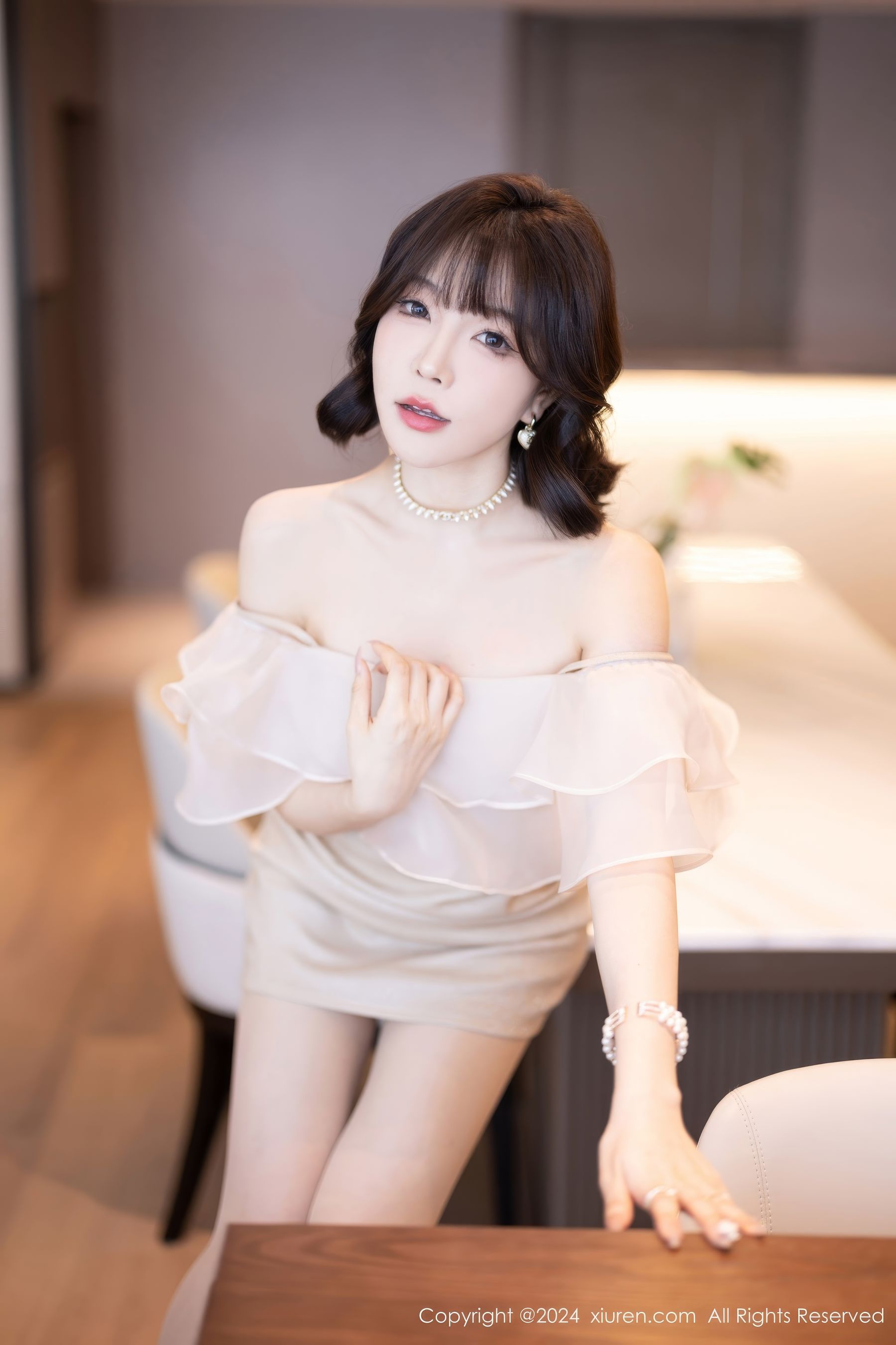 View - [XiuRen] 2024.07.25 No.8917 徐莉芝Booty - 图库库