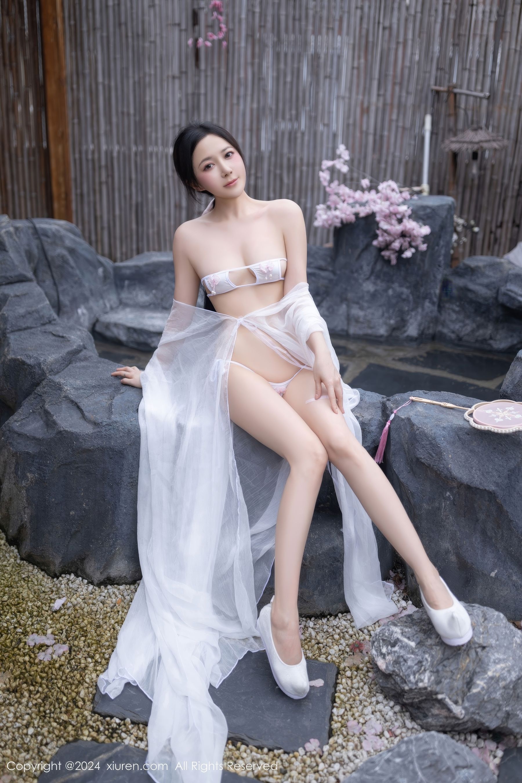 View - [XiuRen] 2024.07.26 No.8927 鱼子酱Fish - 图库库