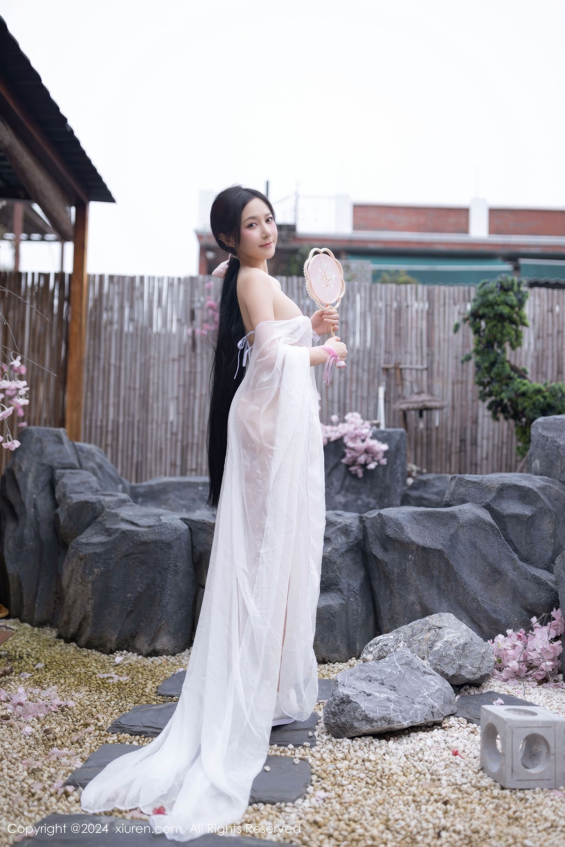 View - [XiuRen] 2024.07.26 No.8927 鱼子酱Fish - 图库库