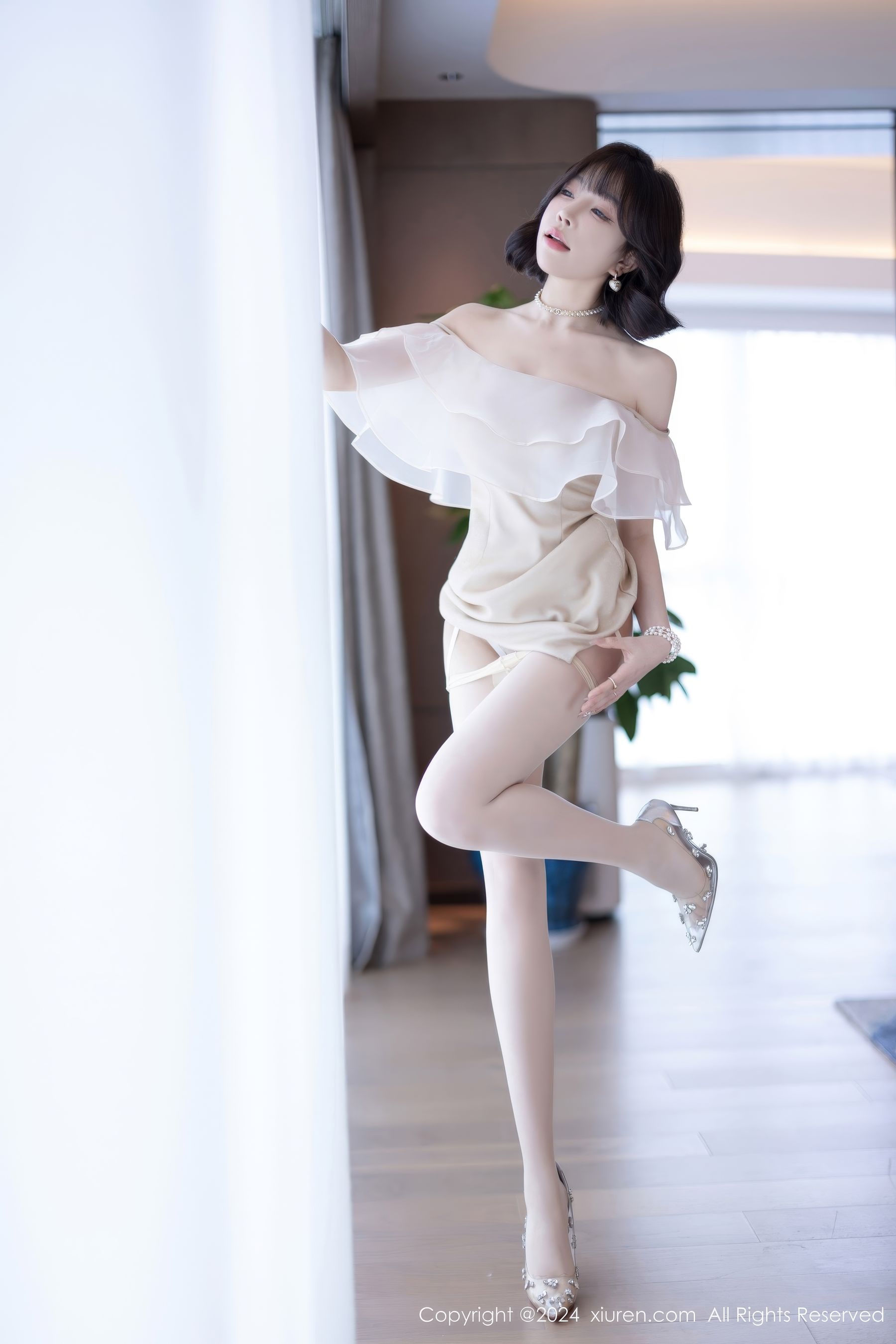 View - [XiuRen] 2024.07.25 No.8917 徐莉芝Booty - 图库库