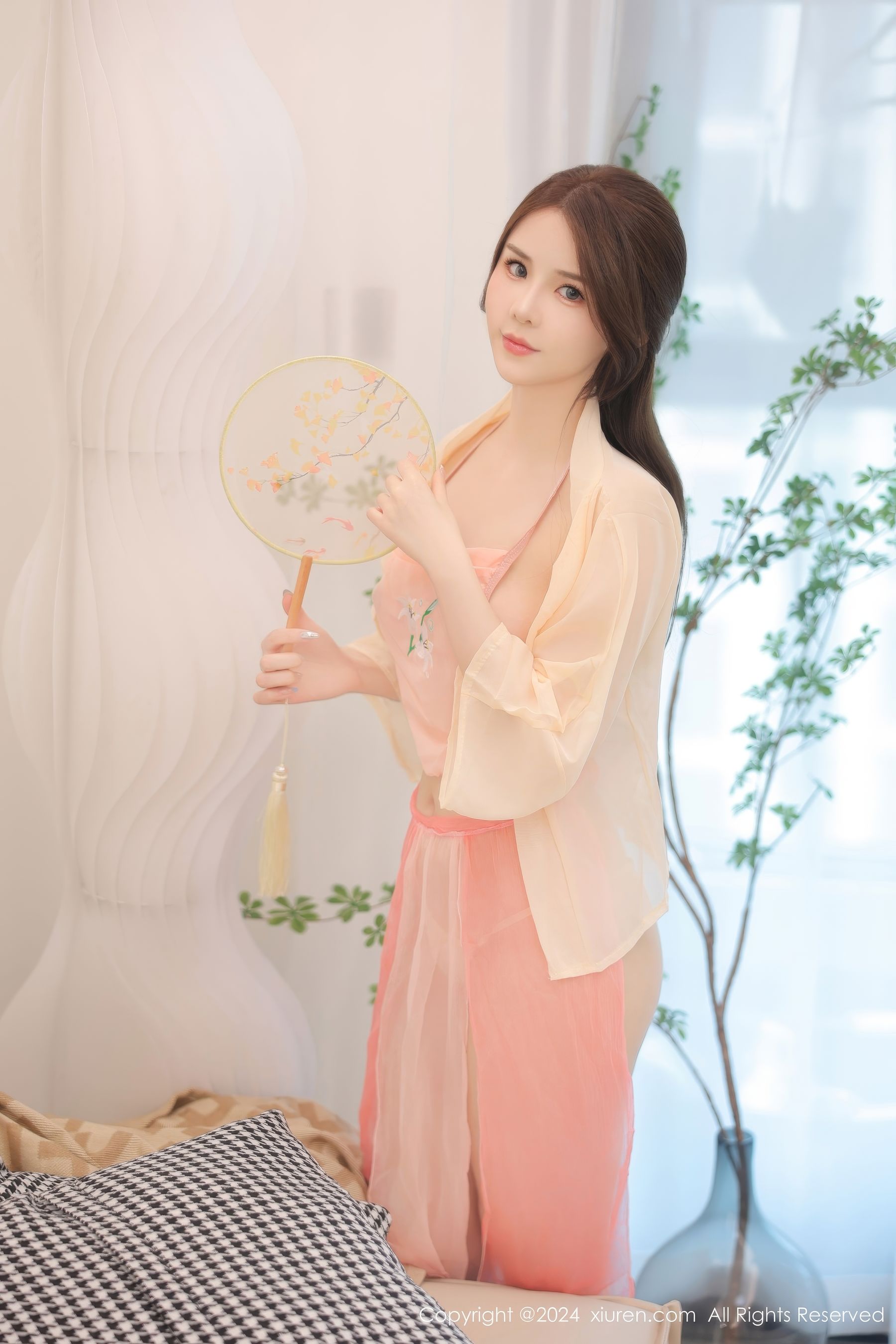 View - [XiuRen] 2024.07.24 No.8906 软软酱 - 图库库