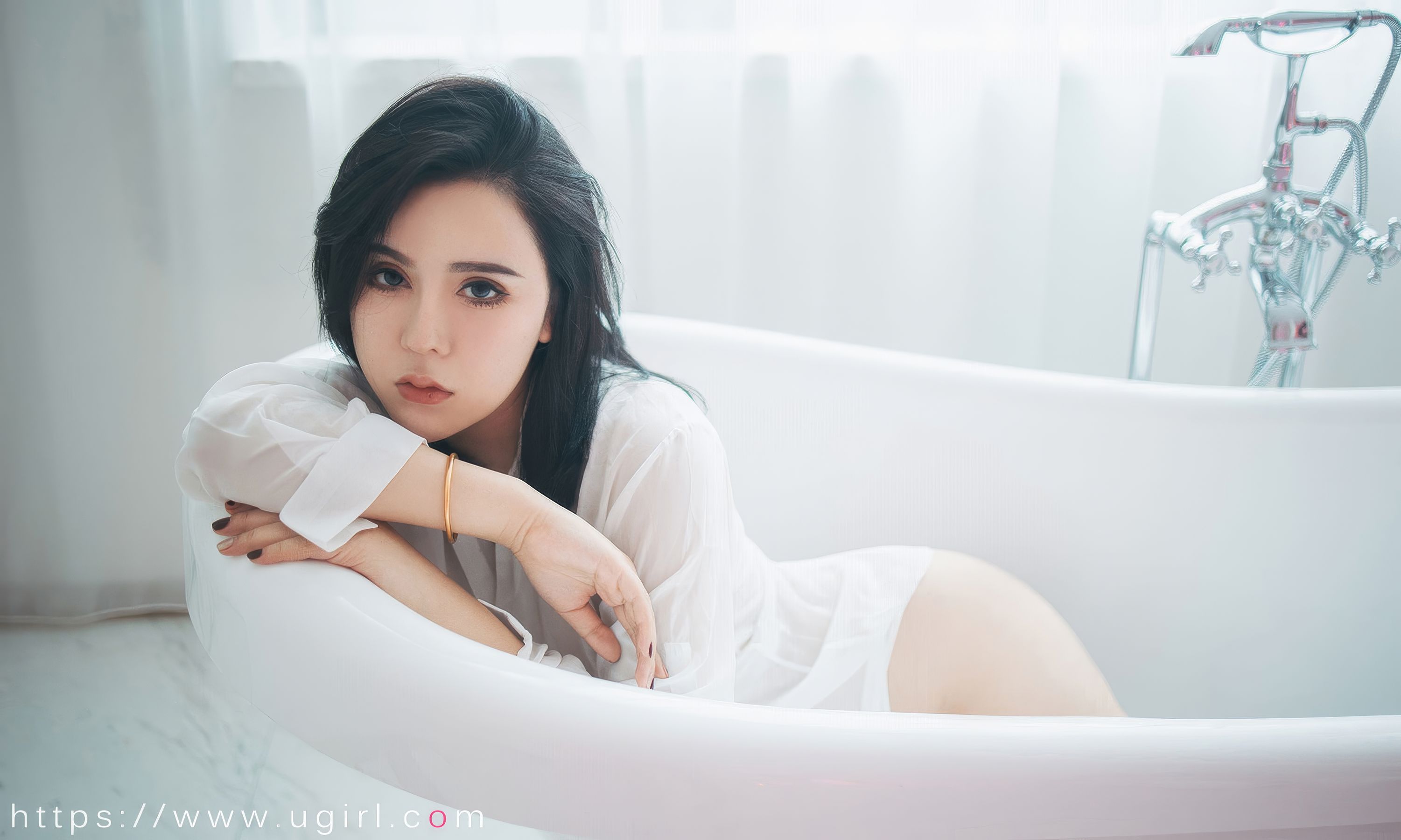 View - [Ugirls]爱尤物 - Love Beauty  No.2883 安稳的心愿 萱萱cecilia&甜心&莫妮卡&紫欣&李薇薇&萌琪琪&伊诺 - 图库库