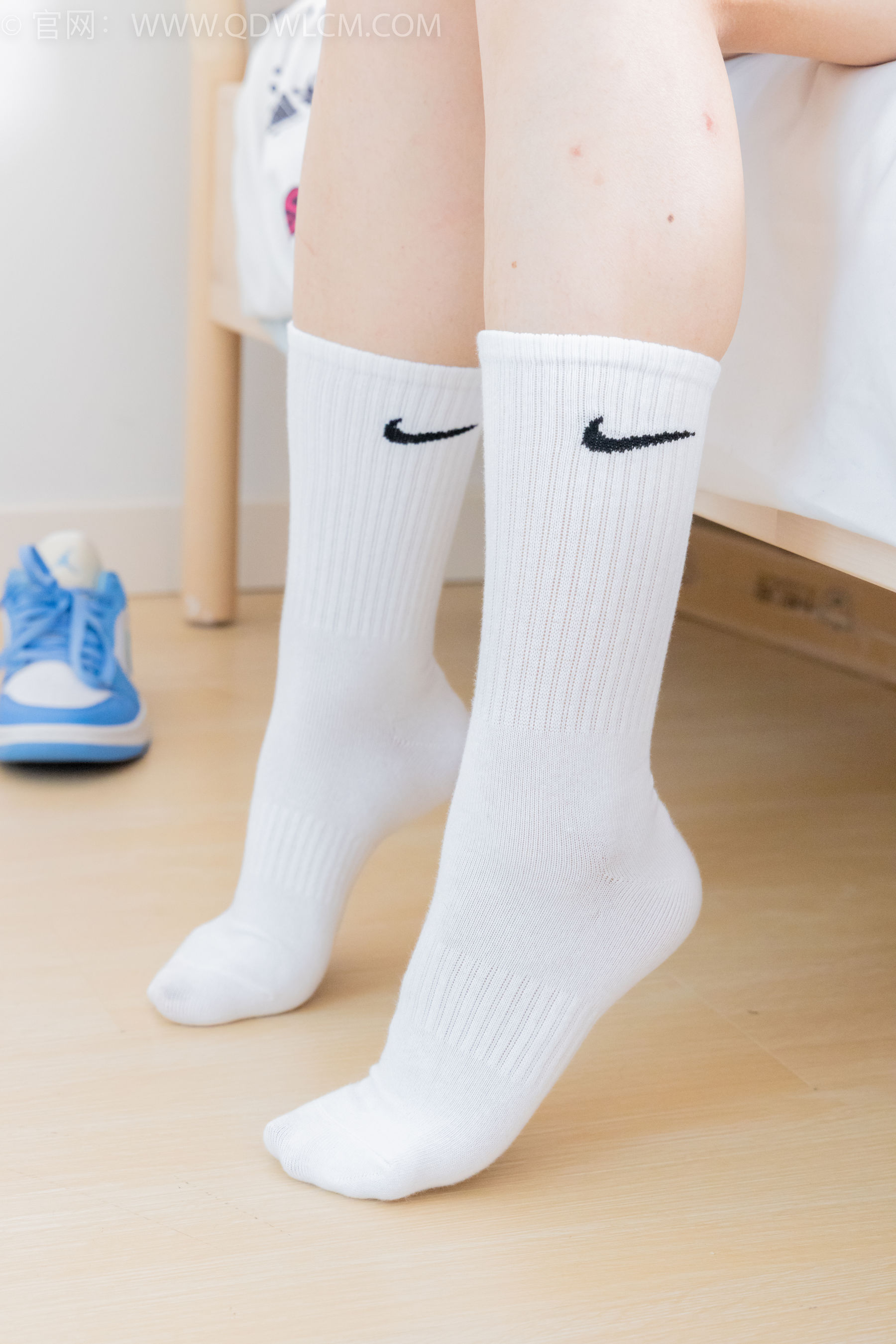 View - 物恋传媒 - Chiness Model  No.2080 泡泡 -荷风微摆的衣角 - 图库库