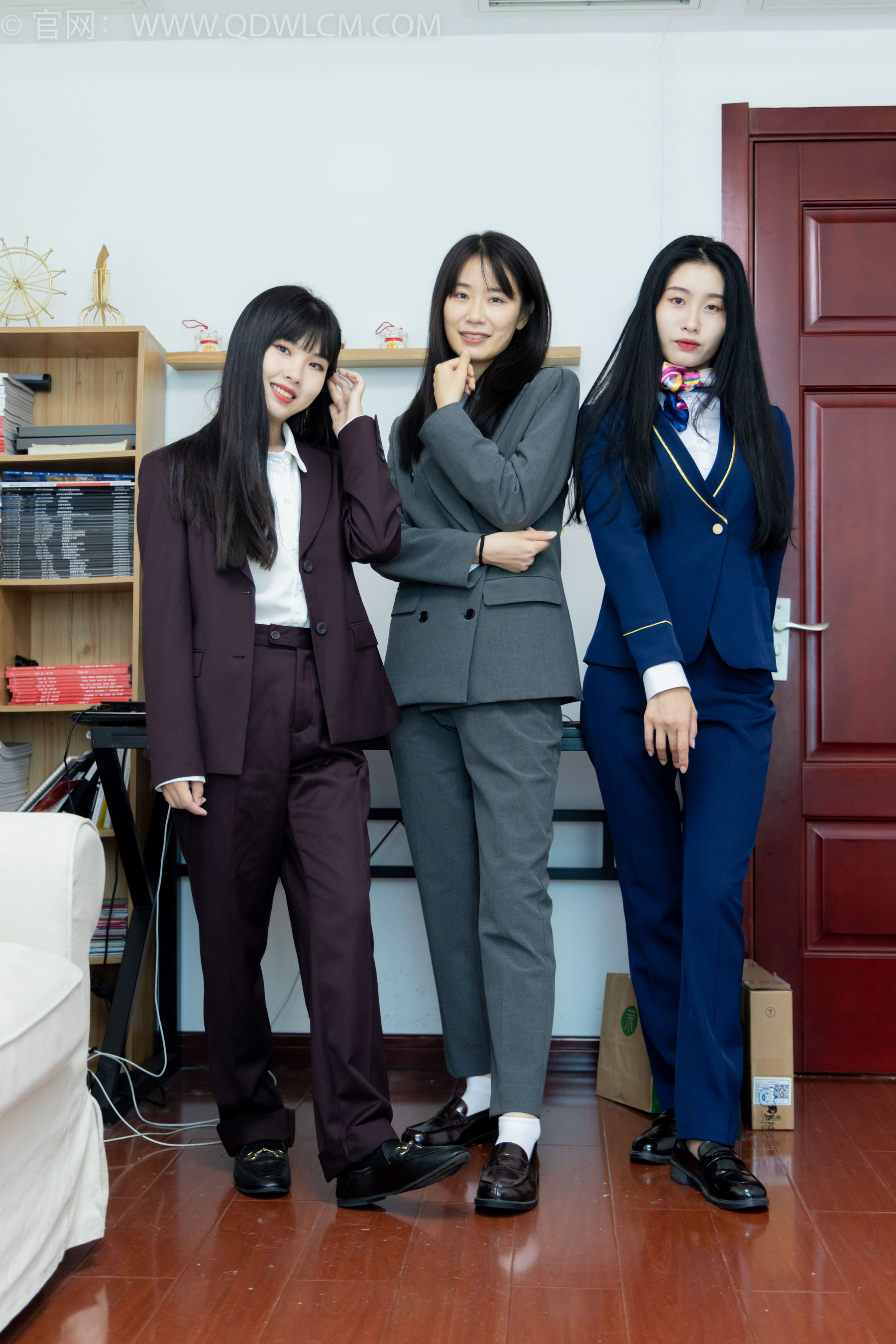 View - 物恋传媒 - Chiness Model  No.2074 菜菜&米米&绒绒 -我们的秘密 - 图库库