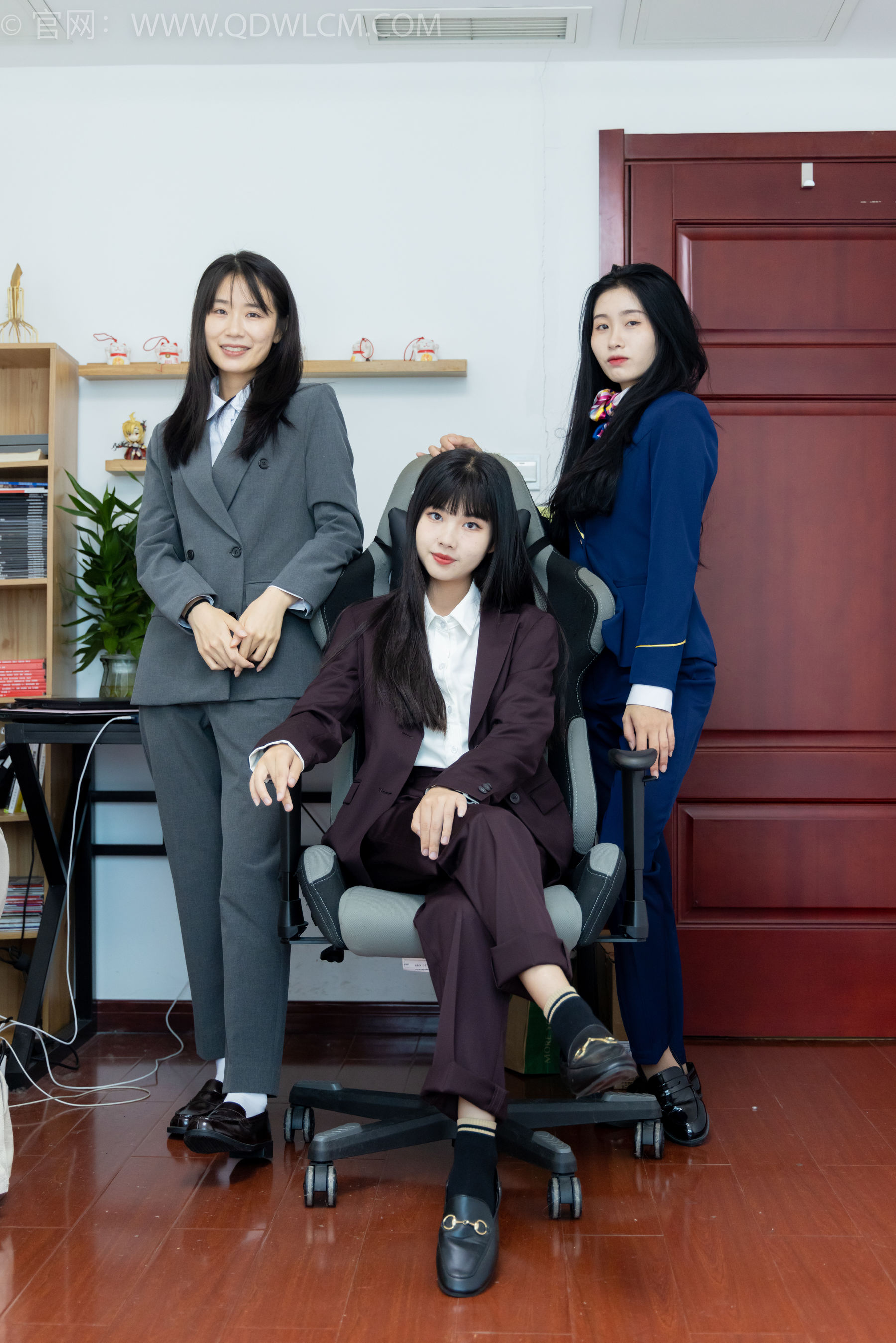 View - 物恋传媒 - Chiness Model  No.2074 菜菜&米米&绒绒 -我们的秘密 - 图库库