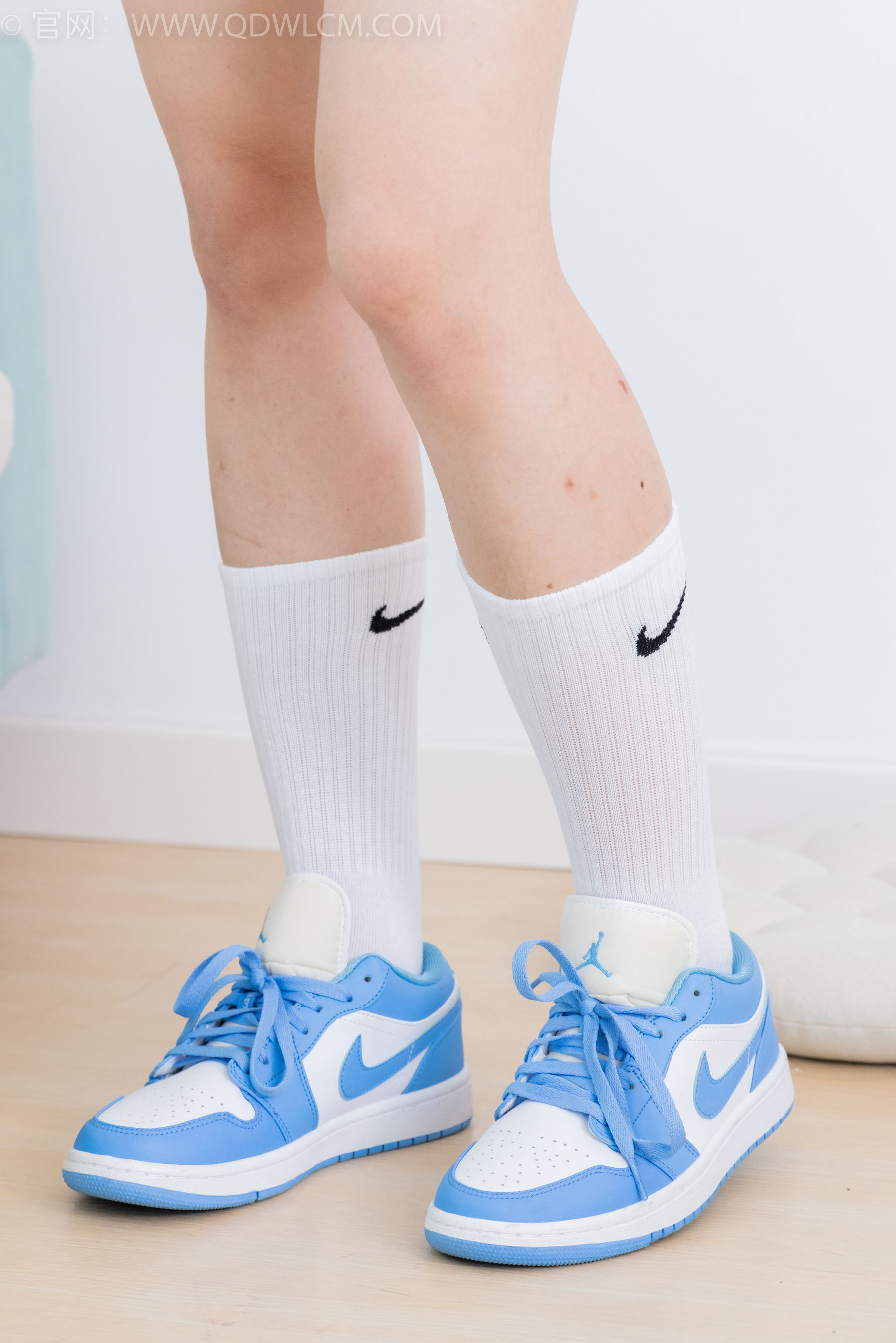 View - 物恋传媒 - Chiness Model  No.2080 泡泡 -荷风微摆的衣角 - 图库库