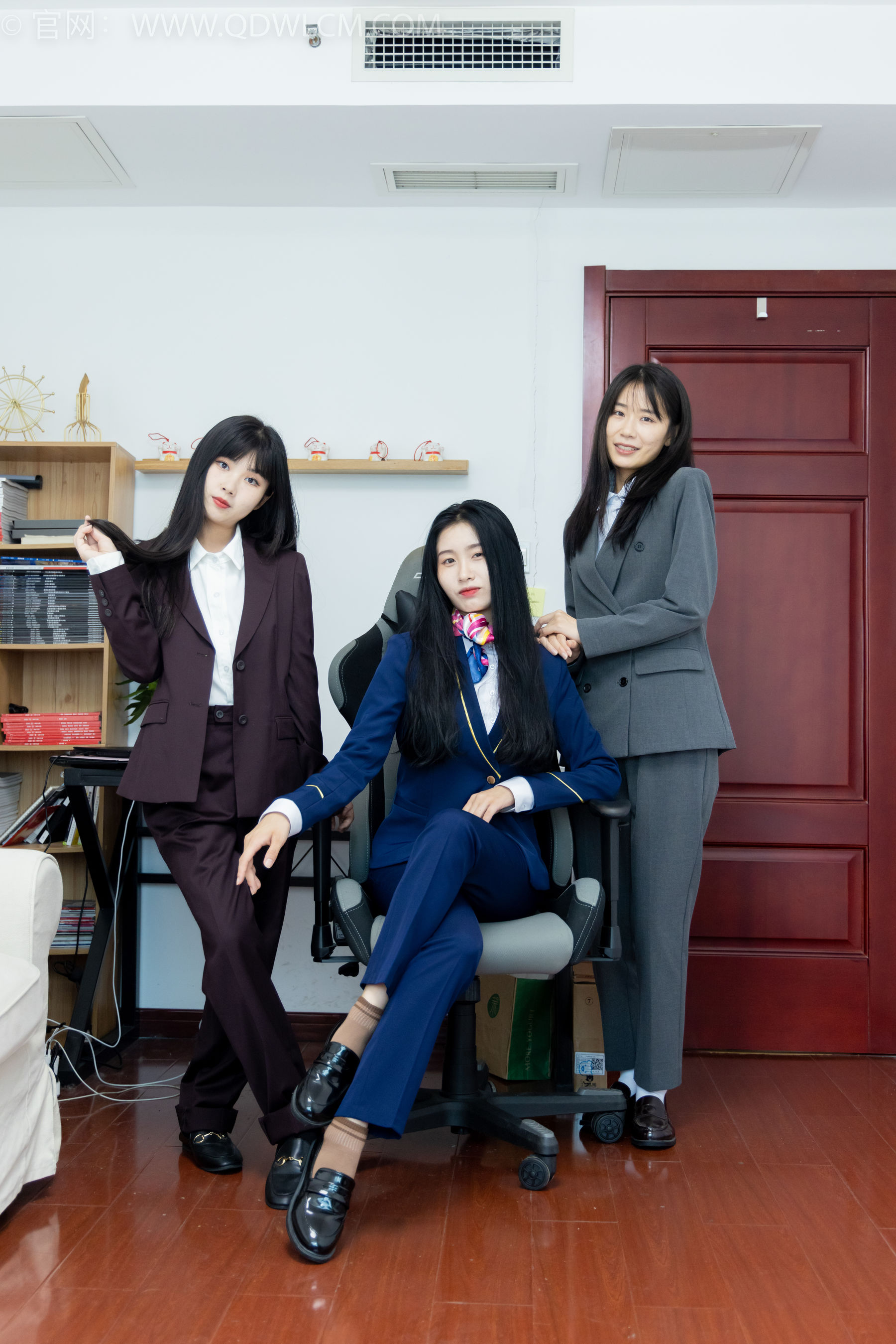 View - 物恋传媒 - Chiness Model  No.2074 菜菜&米米&绒绒 -我们的秘密 - 图库库