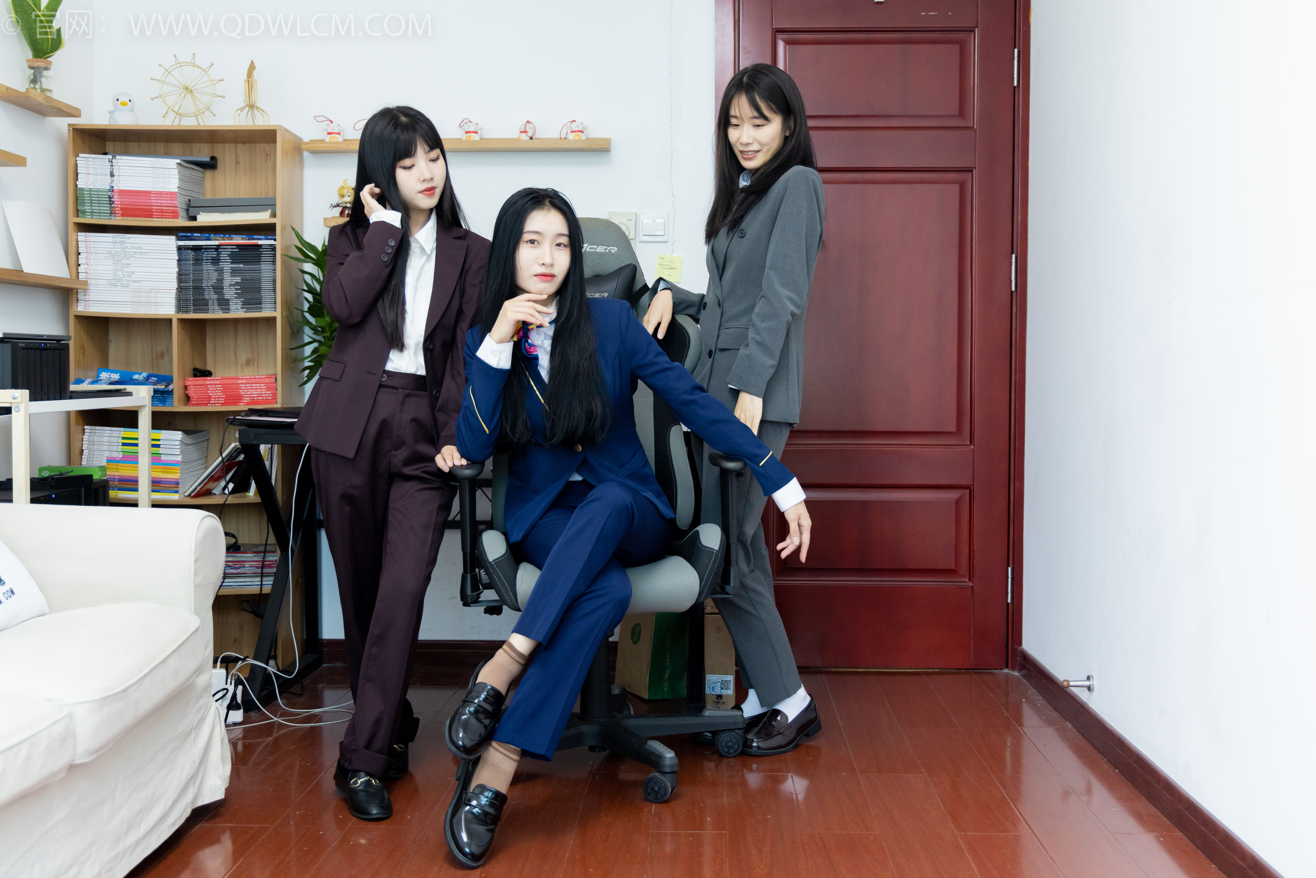 View - 物恋传媒 - Chiness Model  No.2074 菜菜&米米&绒绒 -我们的秘密 - 图库库