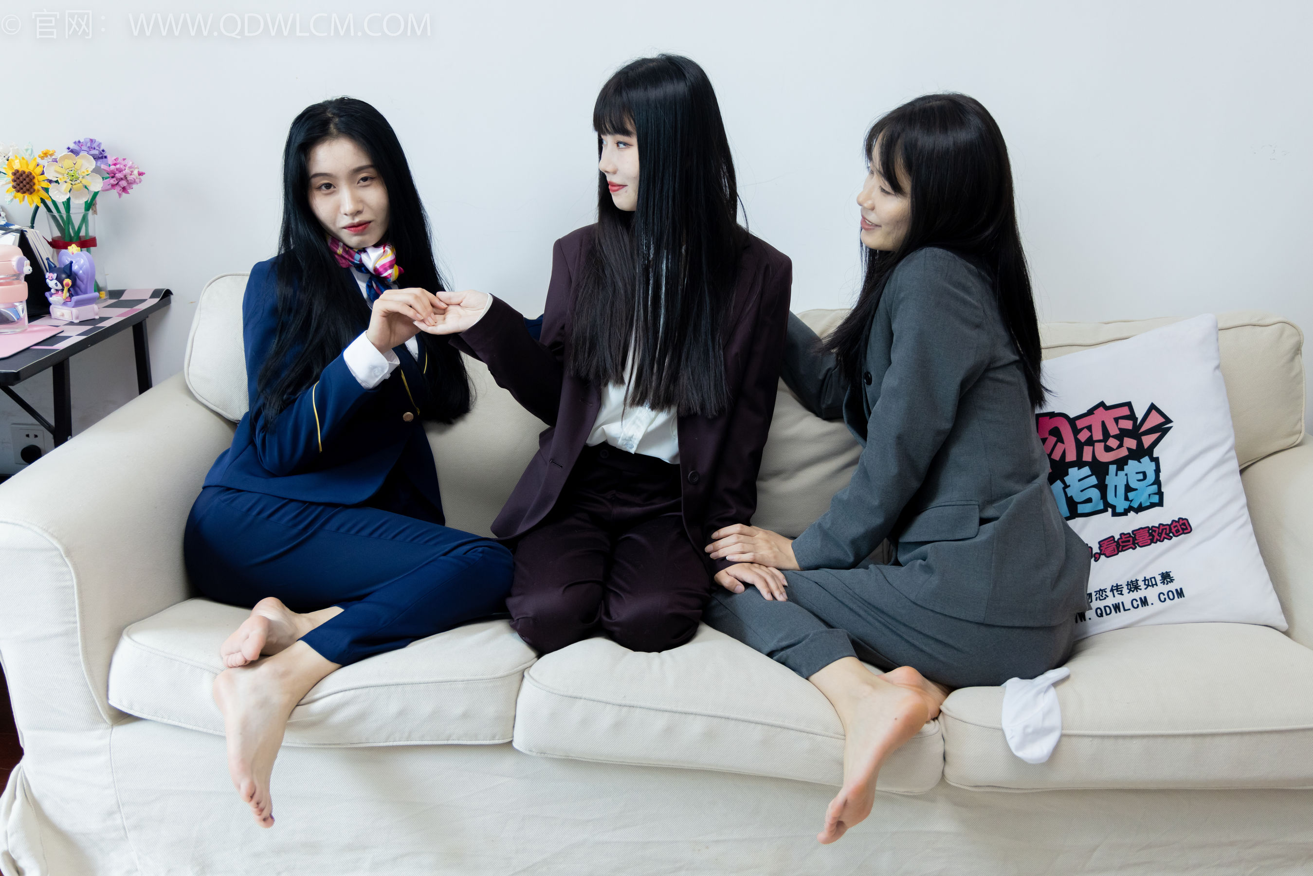 View - 物恋传媒 - Chiness Model  No.2074 菜菜&米米&绒绒 -我们的秘密 - 图库库