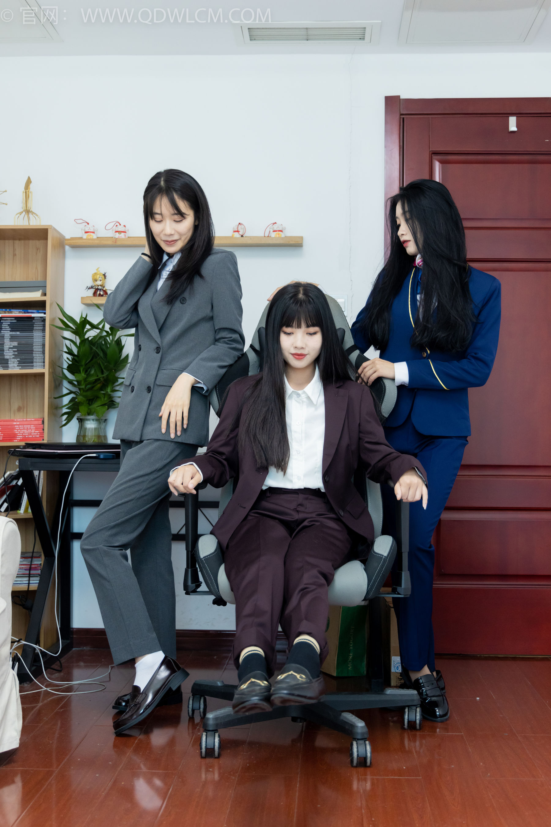 View - 物恋传媒 - Chiness Model  No.2074 菜菜&米米&绒绒 -我们的秘密 - 图库库