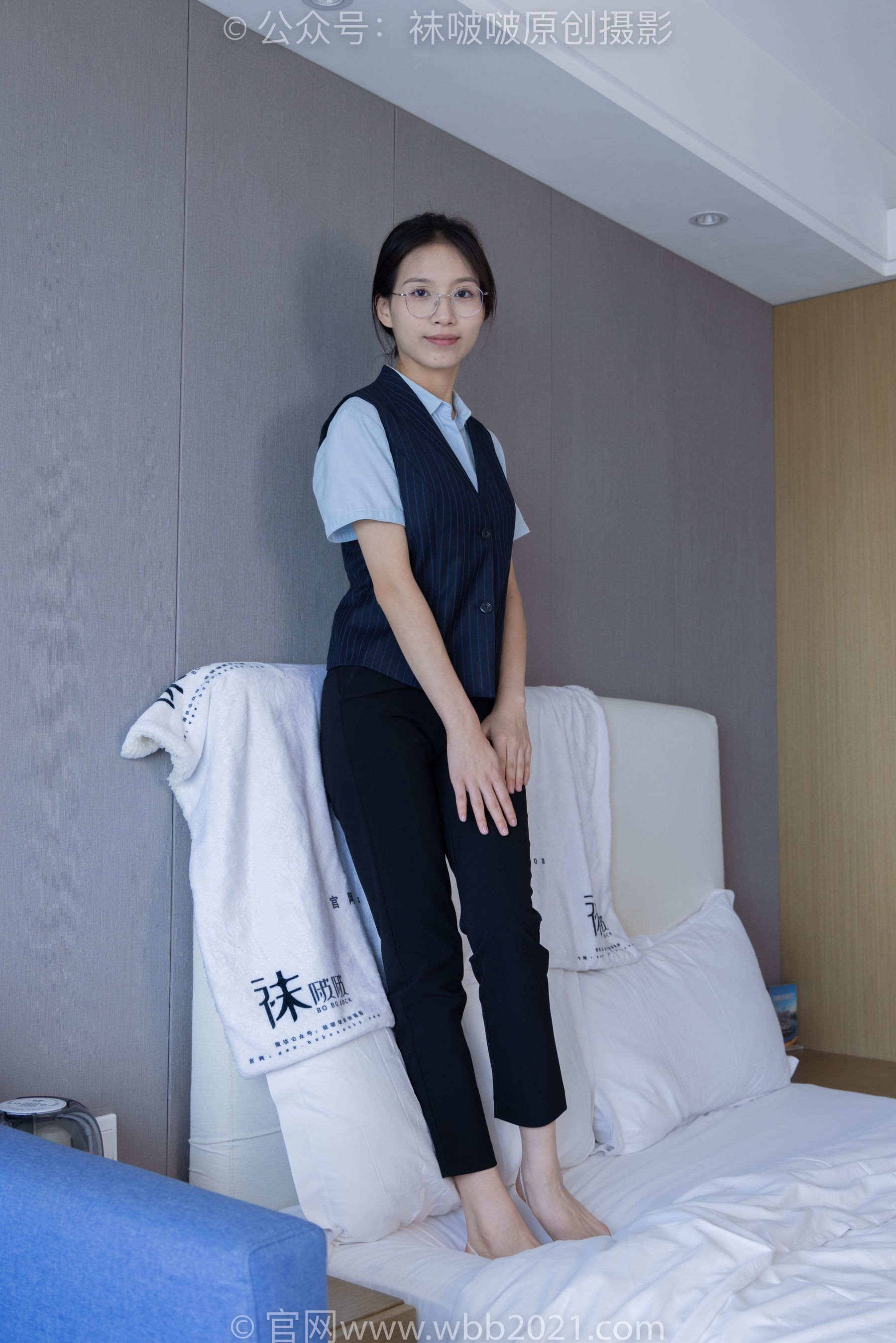 View - BoBoSocks袜啵啵 - Chiness Model  No.413 芝士 -高跟鞋、白色吊带船袜、银行制服 - 图库库