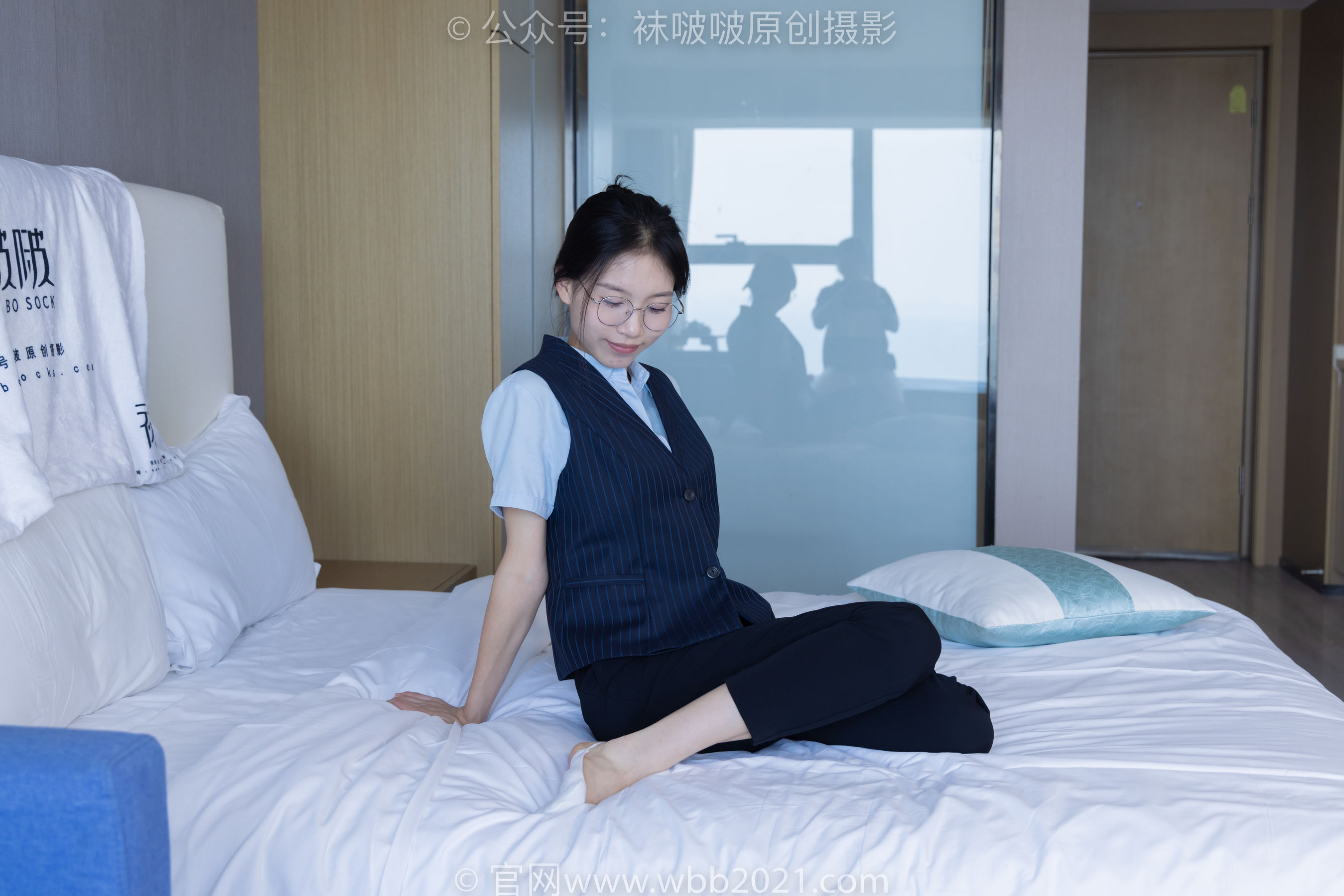 View - BoBoSocks袜啵啵 - Chiness Model  No.413 芝士 -高跟鞋、白色吊带船袜、银行制服 - 图库库