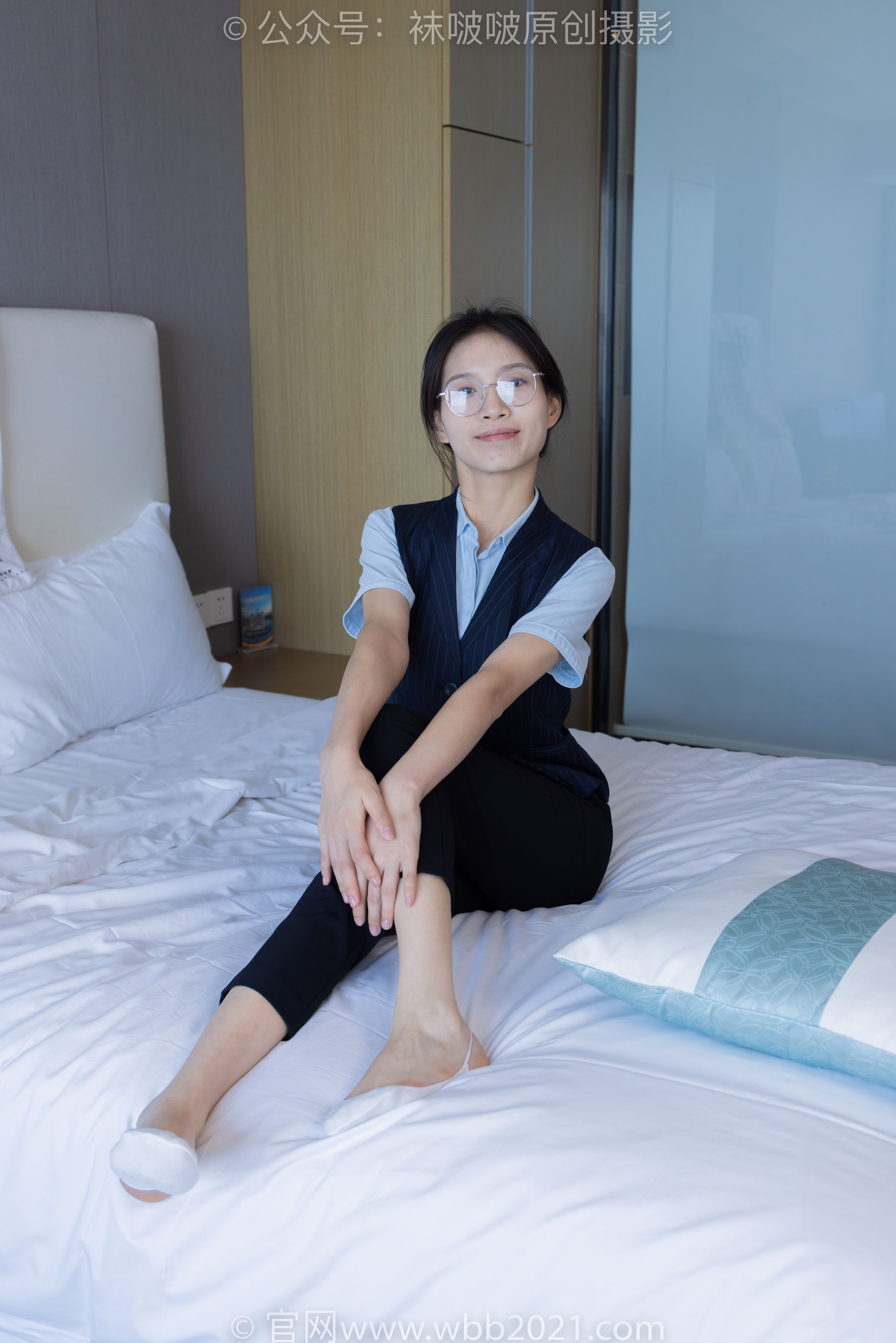 View - BoBoSocks袜啵啵 - Chiness Model  No.413 芝士 -高跟鞋、白色吊带船袜、银行制服 - 图库库