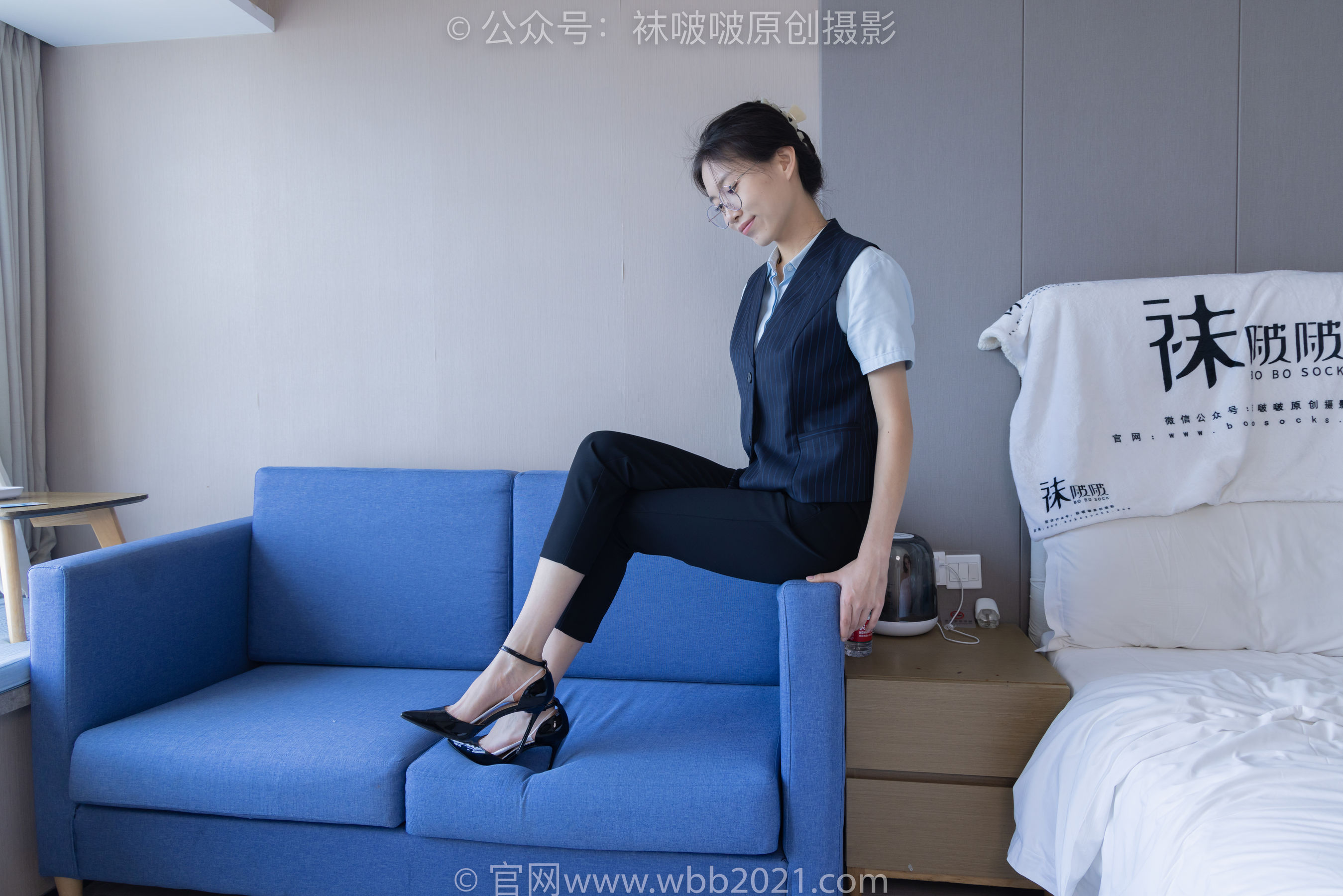 View - BoBoSocks袜啵啵 - Chiness Model  No.413 芝士 -高跟鞋、白色吊带船袜、银行制服 - 图库库