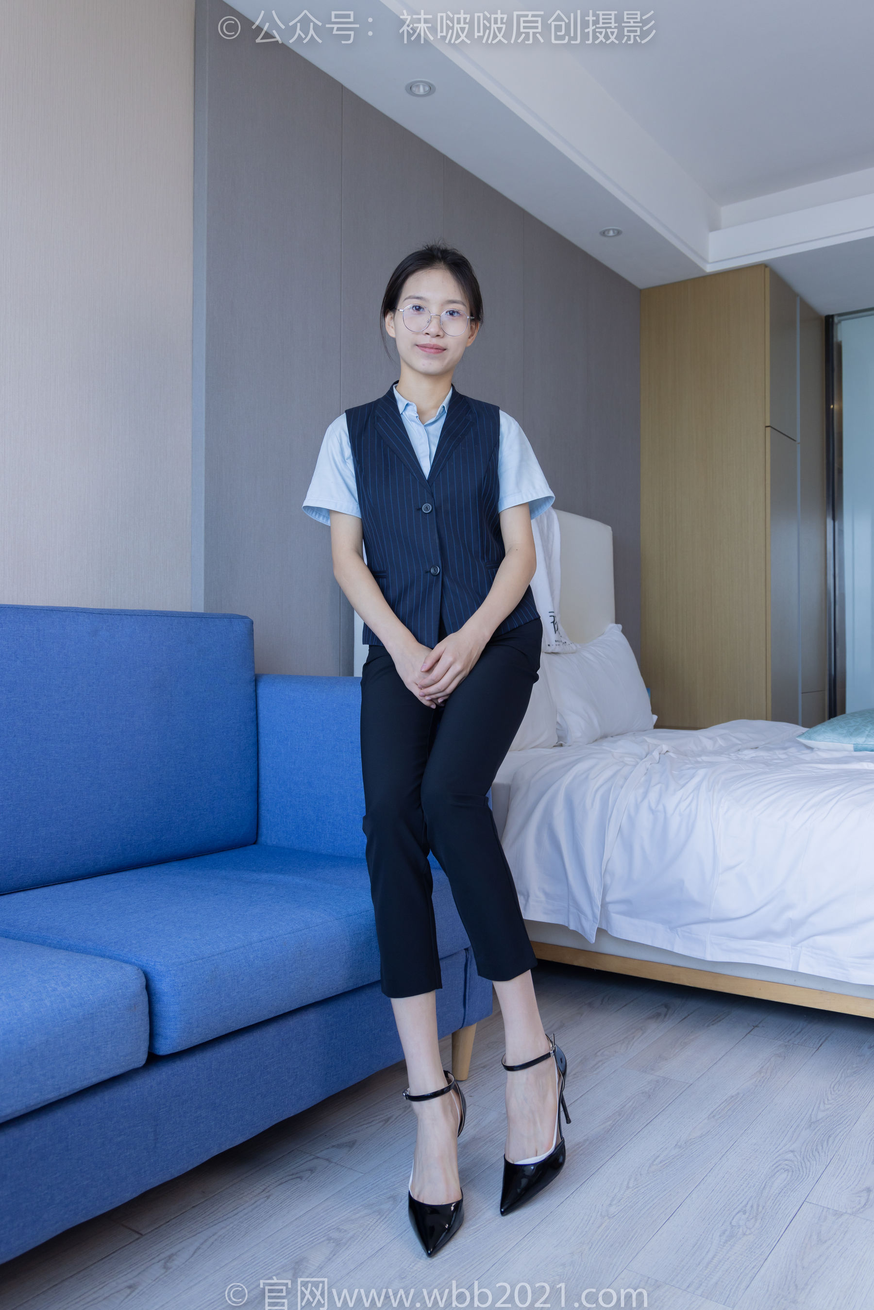 View - BoBoSocks袜啵啵 - Chiness Model  No.413 芝士 -高跟鞋、白色吊带船袜、银行制服 - 图库库