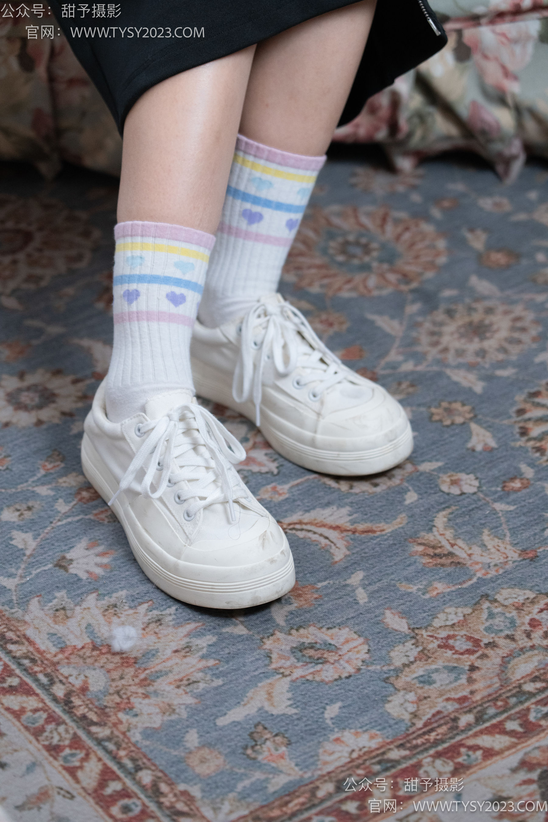 Gallery - 甜予摄影 No.055 筱筱 -板鞋、白棉袜、裸足 - 图库库