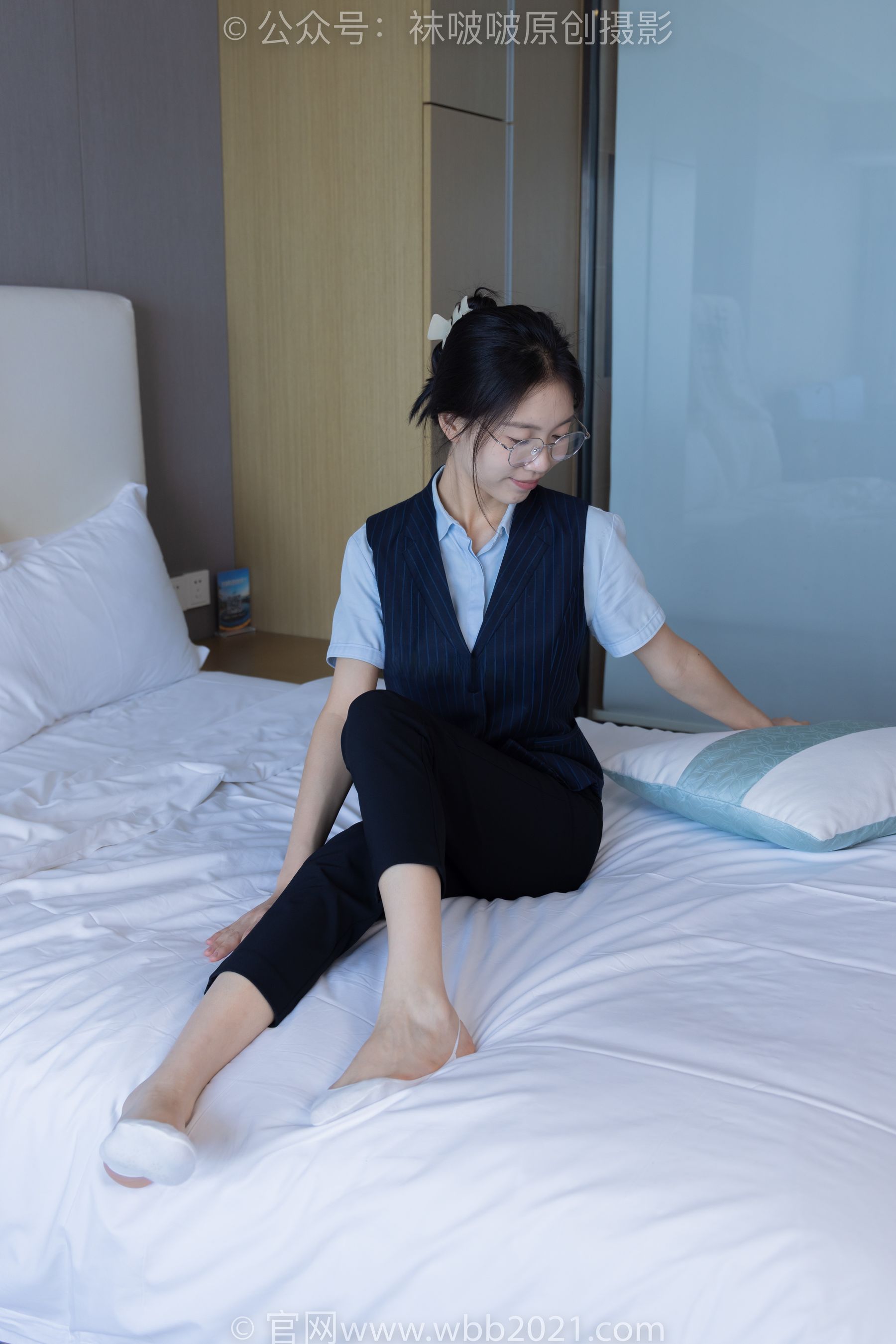 View - BoBoSocks袜啵啵 - Chiness Model  No.413 芝士 -高跟鞋、白色吊带船袜、银行制服 - 图库库