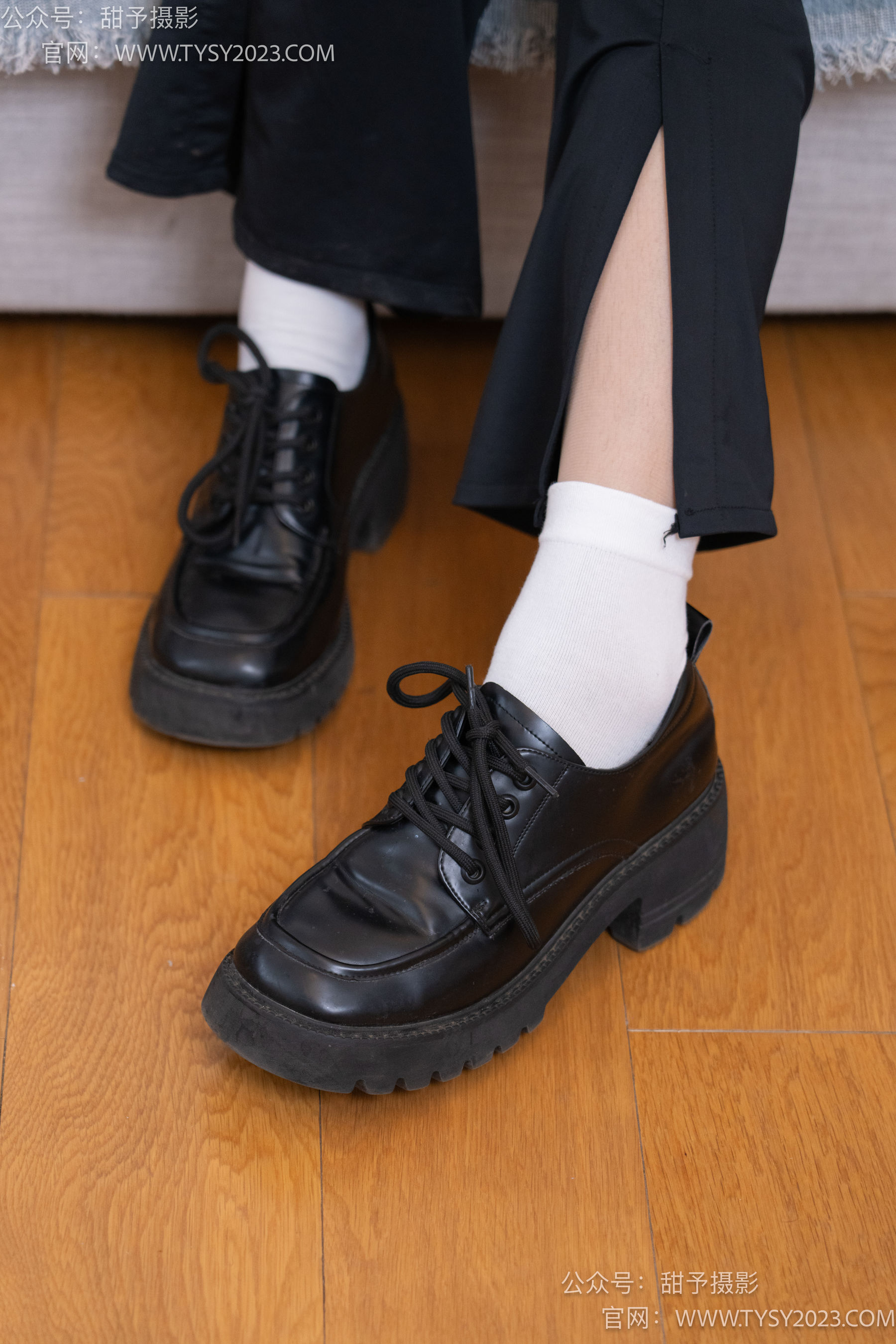 Gallery - 甜予摄影 No.054 雪梨 -皮鞋、白棉袜、肉丝 - 图库库