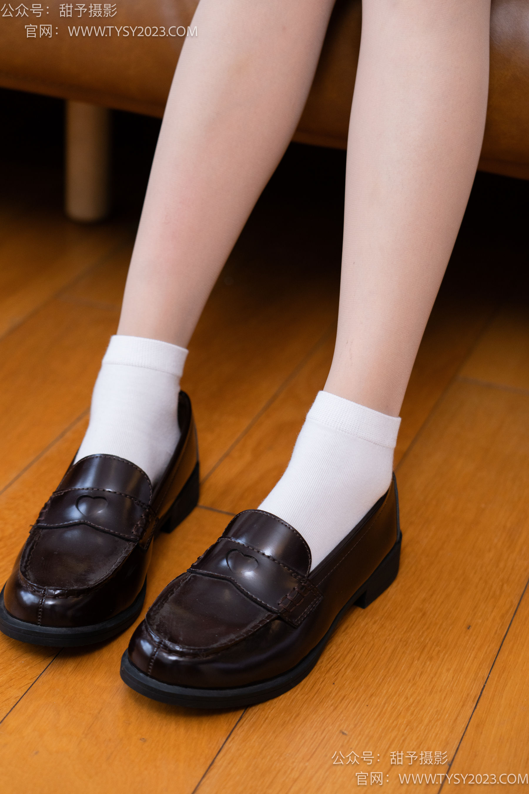 Gallery - 甜予摄影 No.048 澜澜 -皮鞋、凉鞋、白棉袜、黑棉袜、肉丝 - 图库库