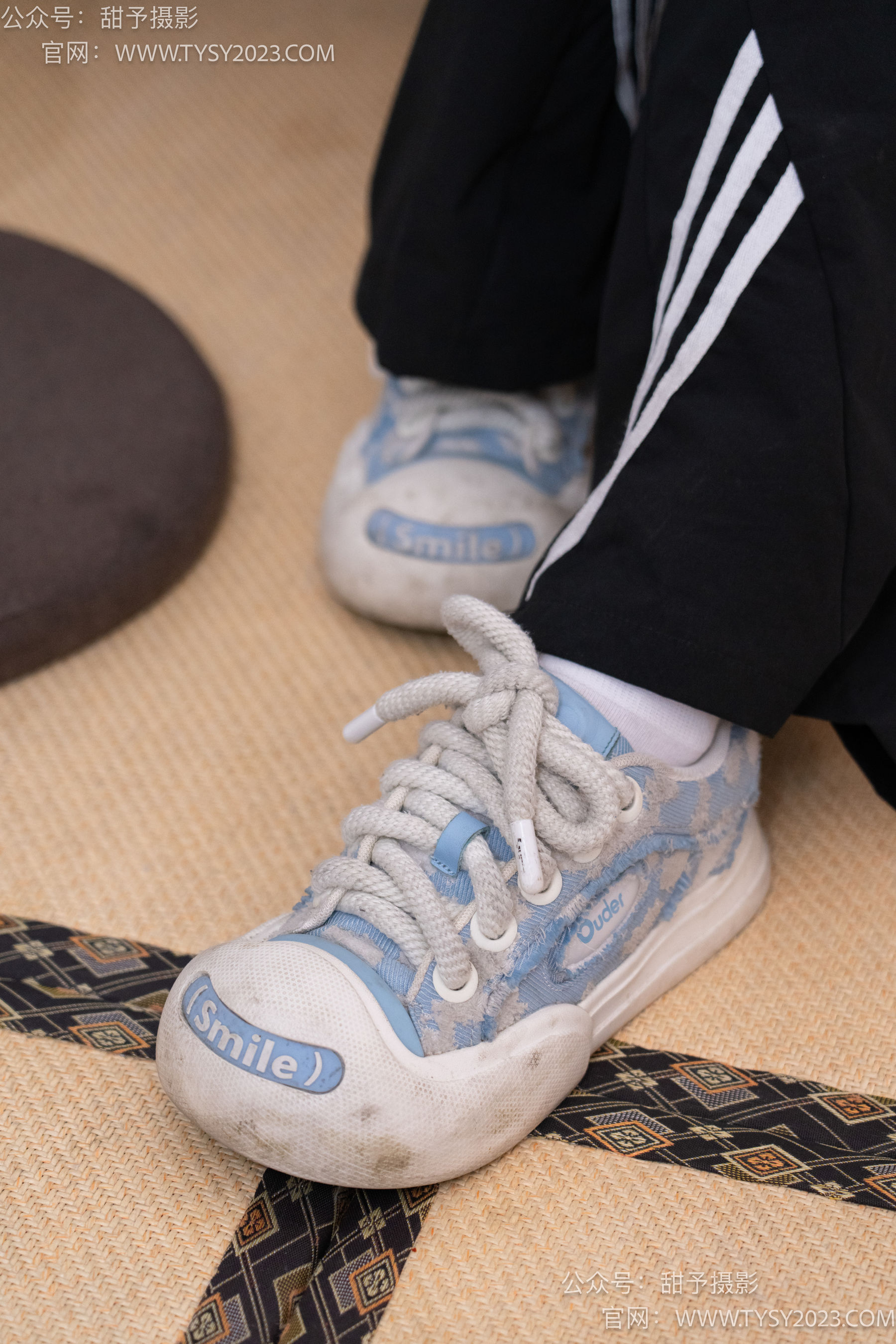 Gallery - 甜予摄影 No.045 雪梨 -帆布鞋、白棉袜、裸足 - 图库库