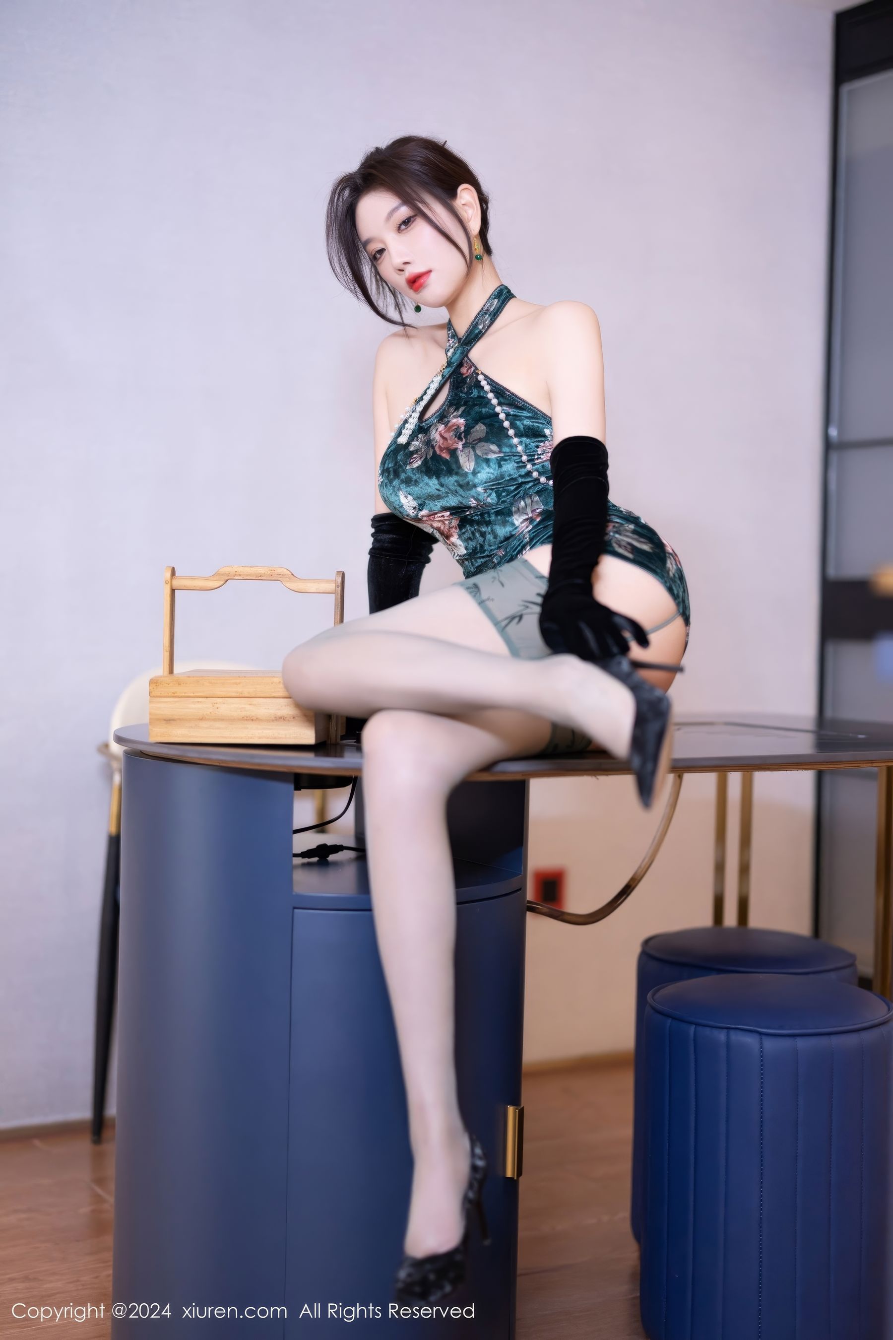 View - [XiuRen] 2024.09.14 No.9165 杨晨晨Yome - 图库库