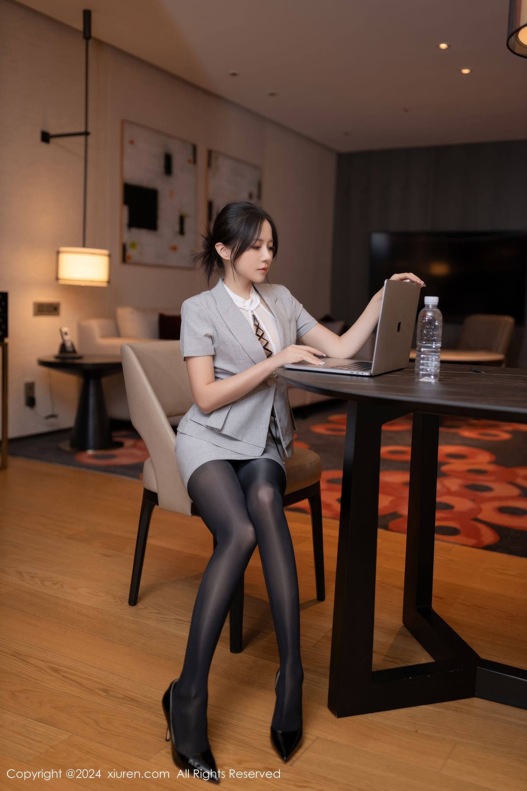 View - [XiuRen] 2024.09.20 No.9189 鱼子酱Fish - 图库库