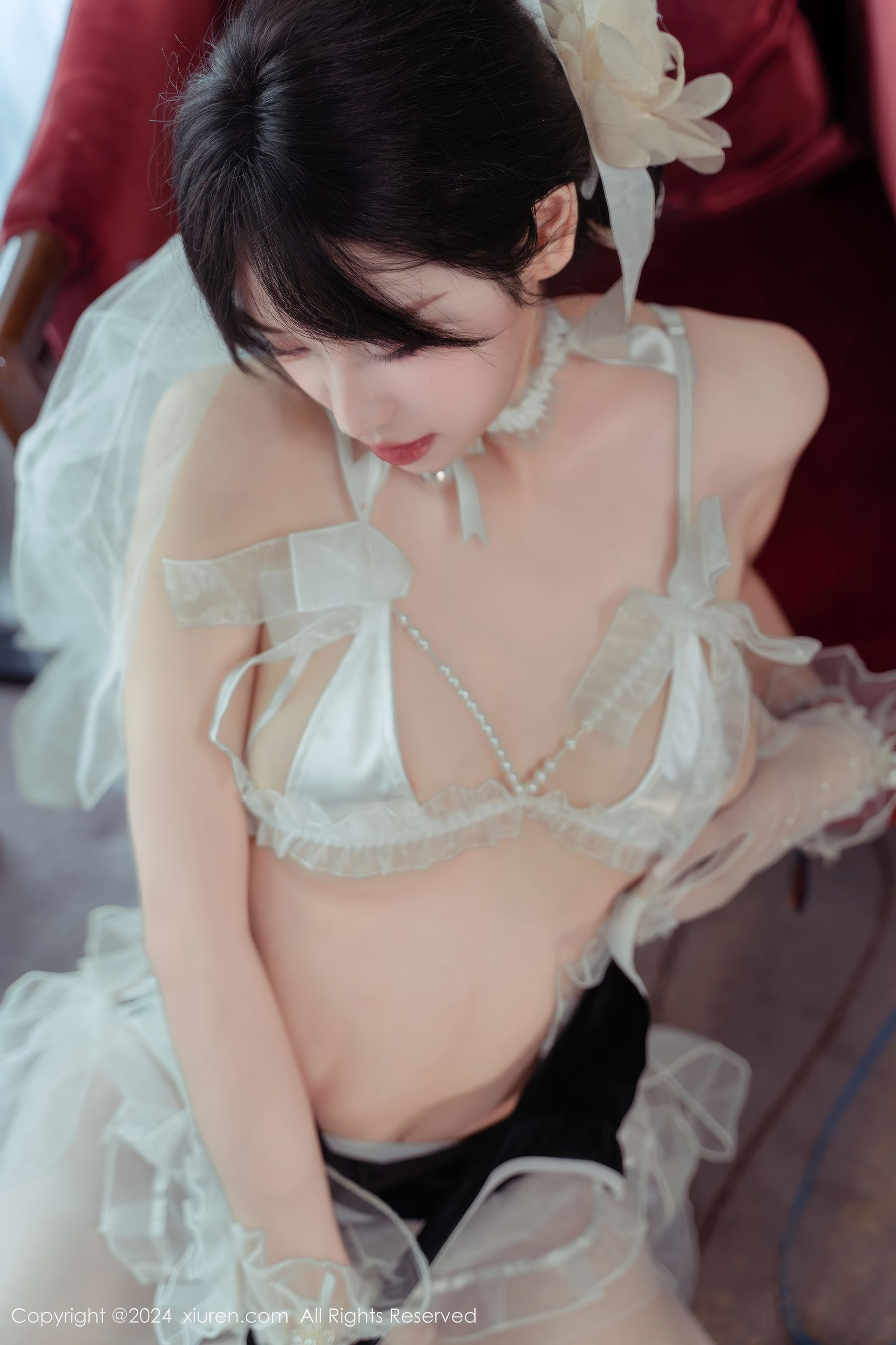 View - [XiuRen] 2024.09.24 No.9197 汐汐爱吃草莓 - 图库库