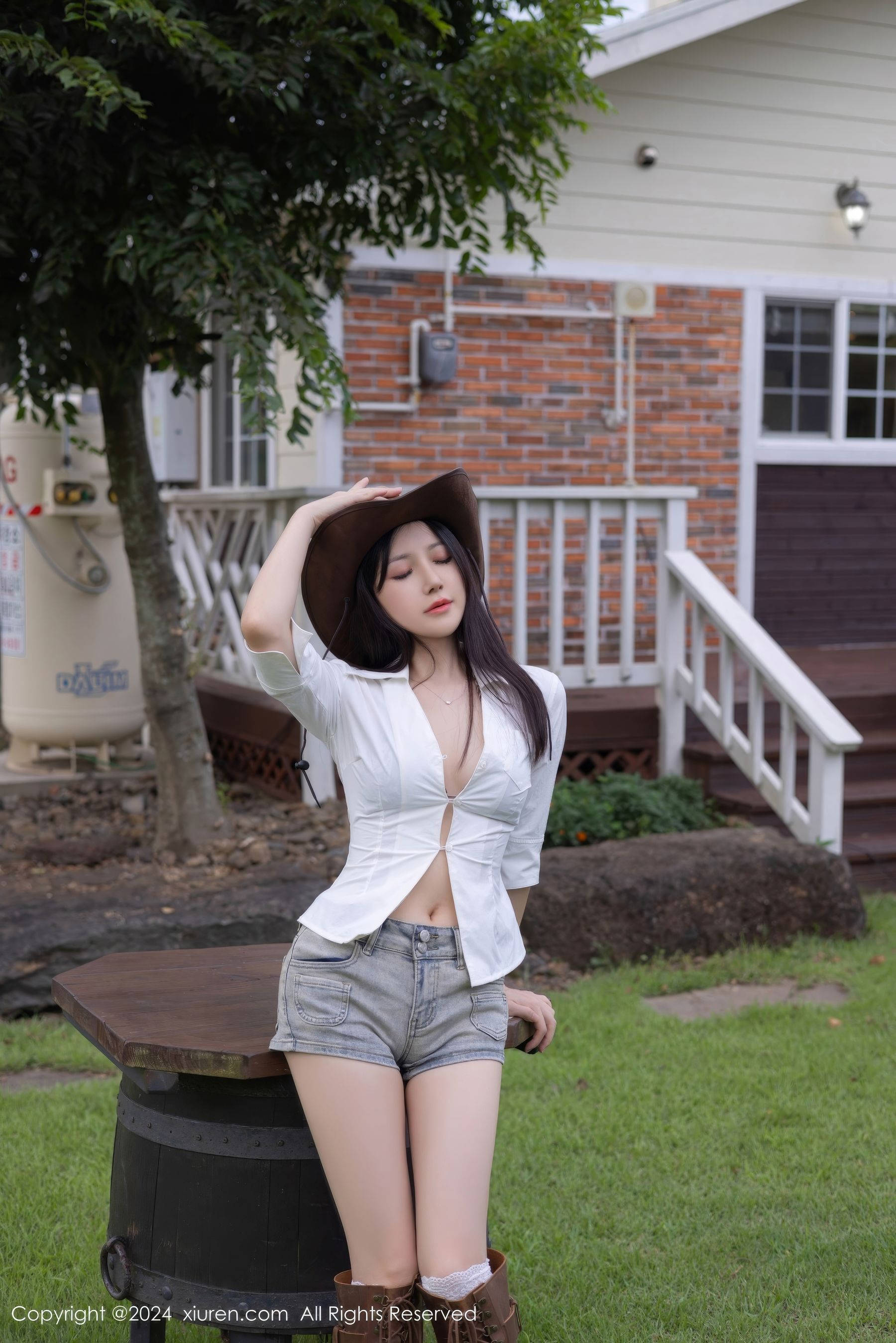 View - [XiuRen] 2024.09.14 No.9166 鱼子酱Fish - 图库库