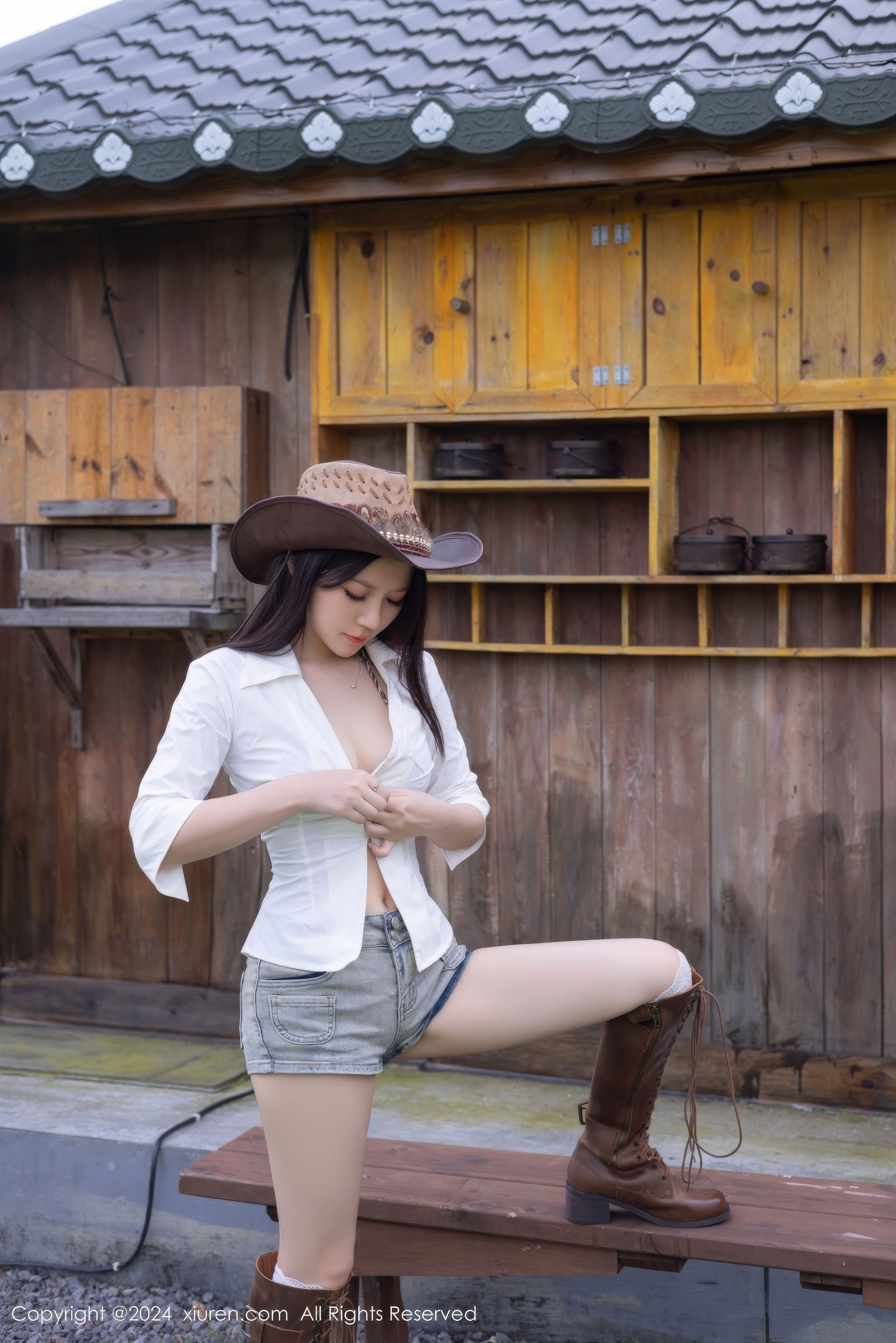 View - [XiuRen] 2024.09.14 No.9166 鱼子酱Fish - 图库库