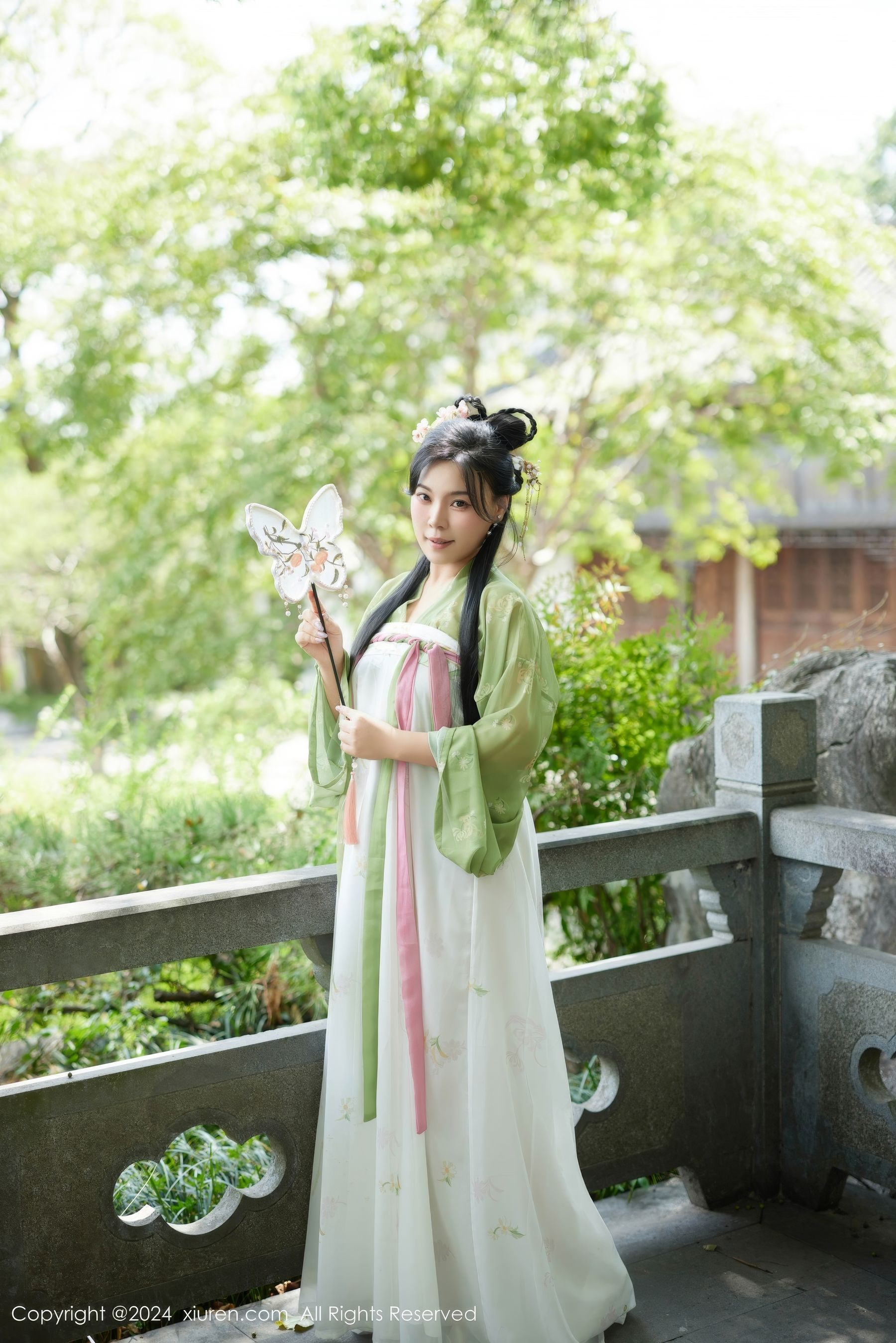 View - [XiuRen] 2024.09.14 No.9162 麦田 - 图库库