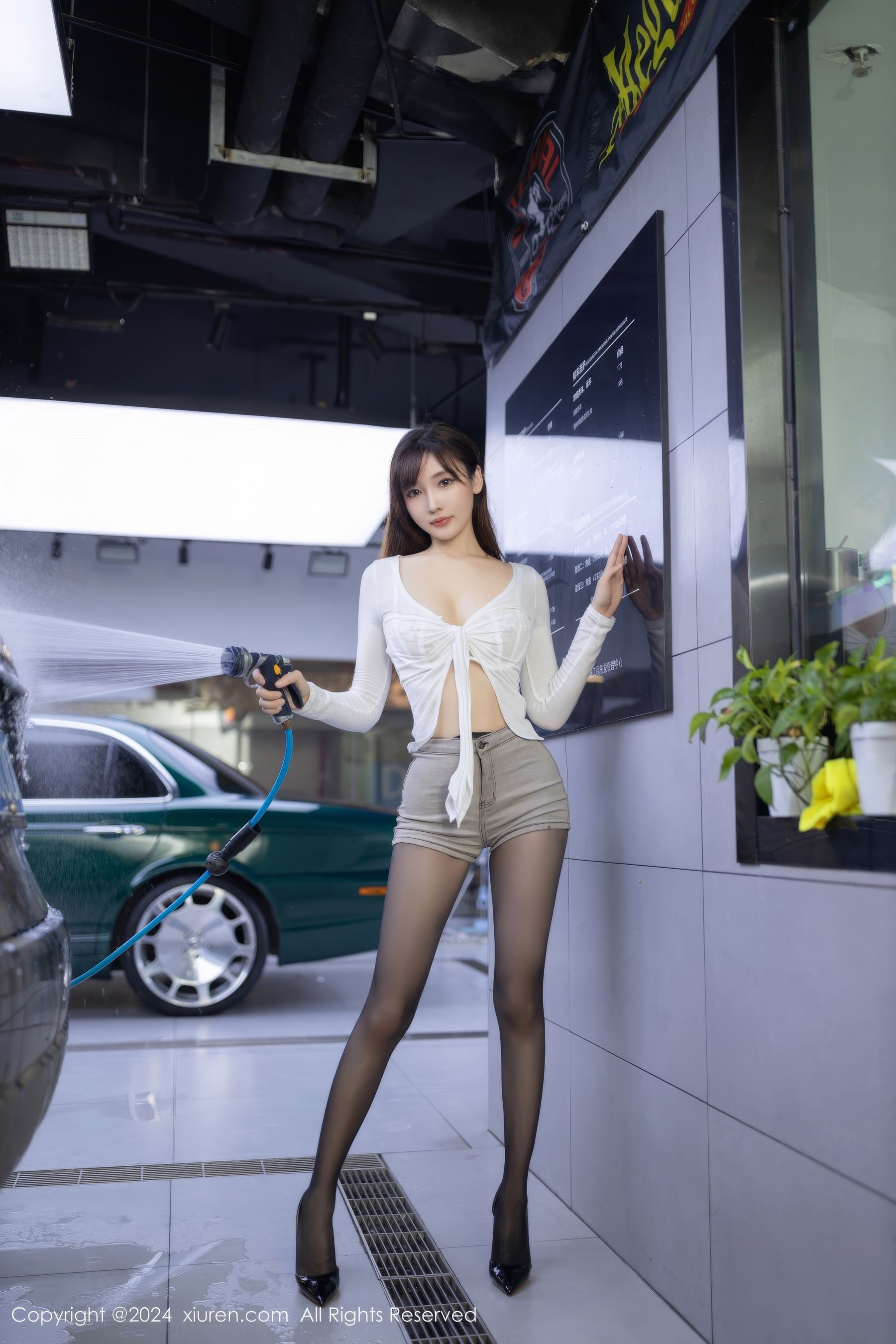 View - [XiuRen] 2024.09.19 No.9181 陆萱萱 - 图库库