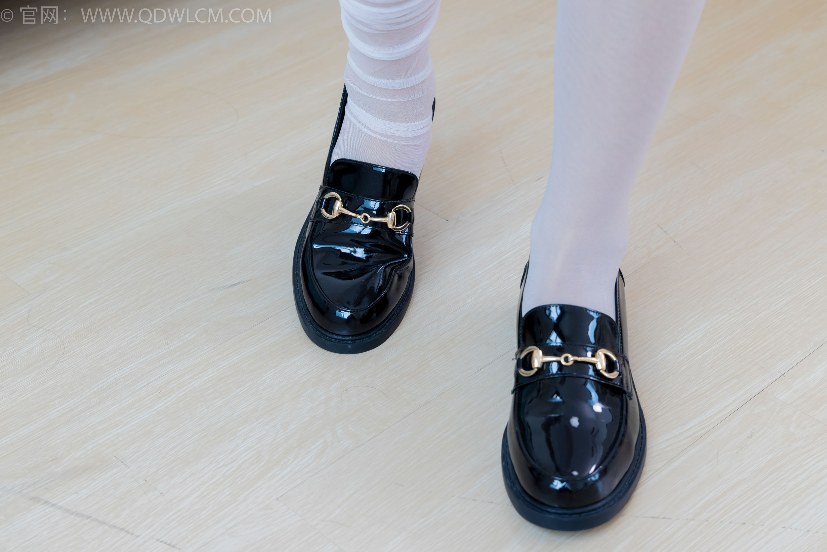 View - 物恋传媒 - Chiness Model  No.2130 菜菜 - 粉红泡泡 - 图库库