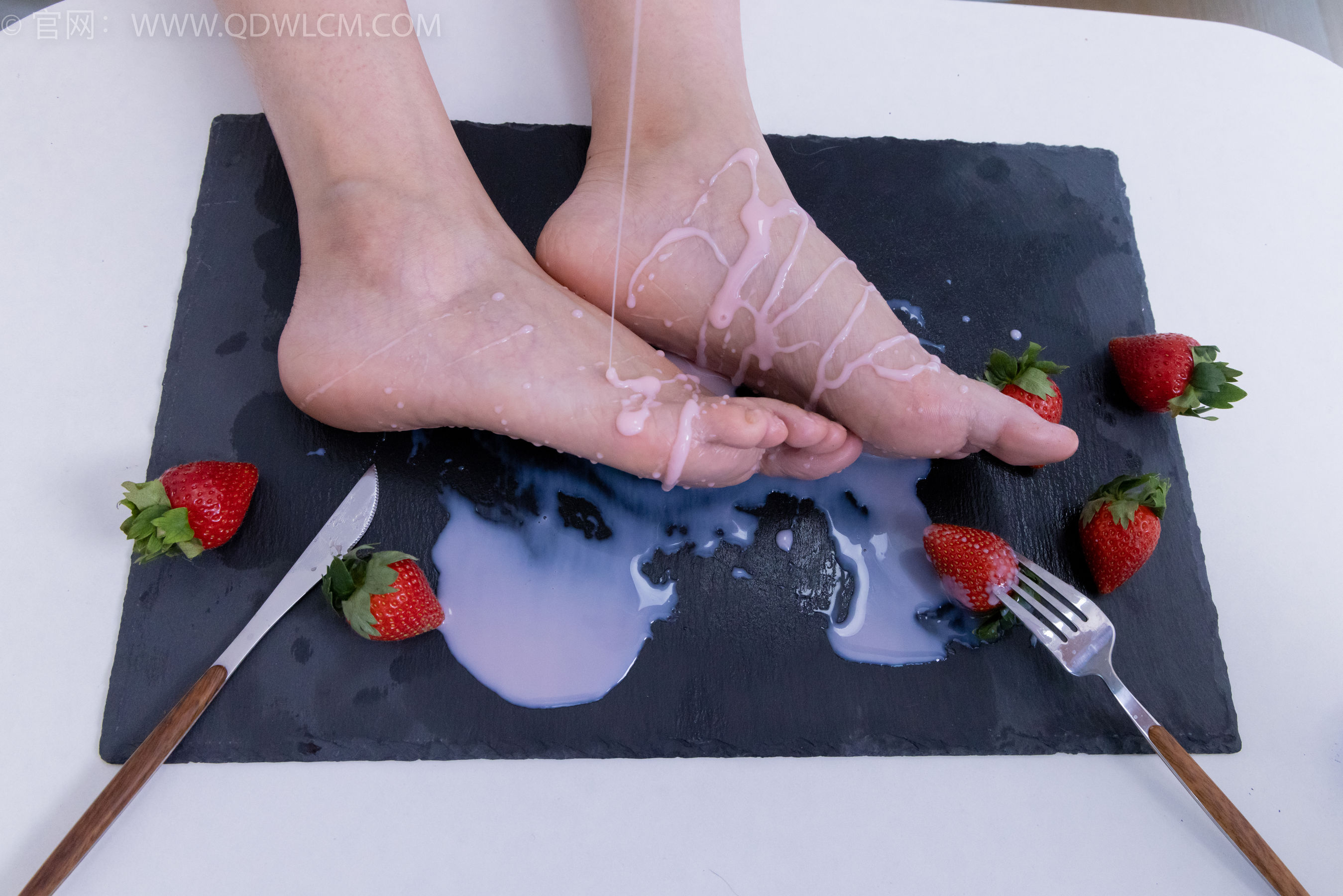 View - 物恋传媒 - Chiness Model  No.2124 小敏 - 草莓蛋糕 - 图库库