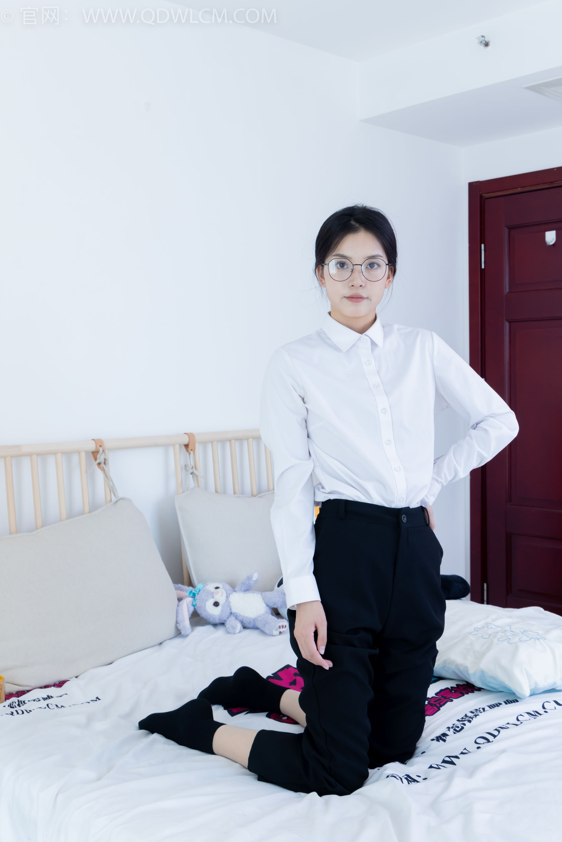 View - 物恋传媒 - Chiness Model  No.2126 茯苓 - 泛黄的相片 - 图库库